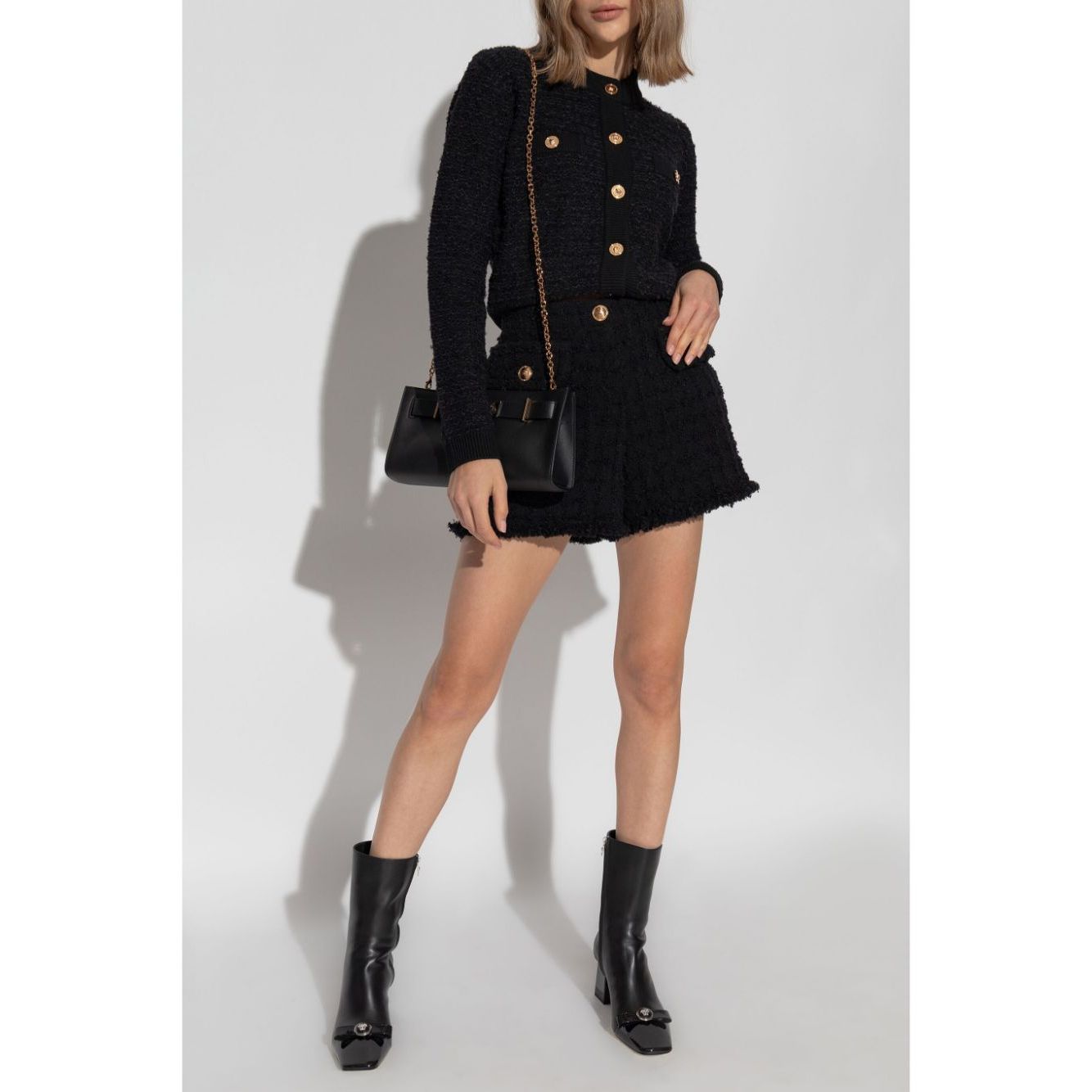 شورت فيرساتشي أسود