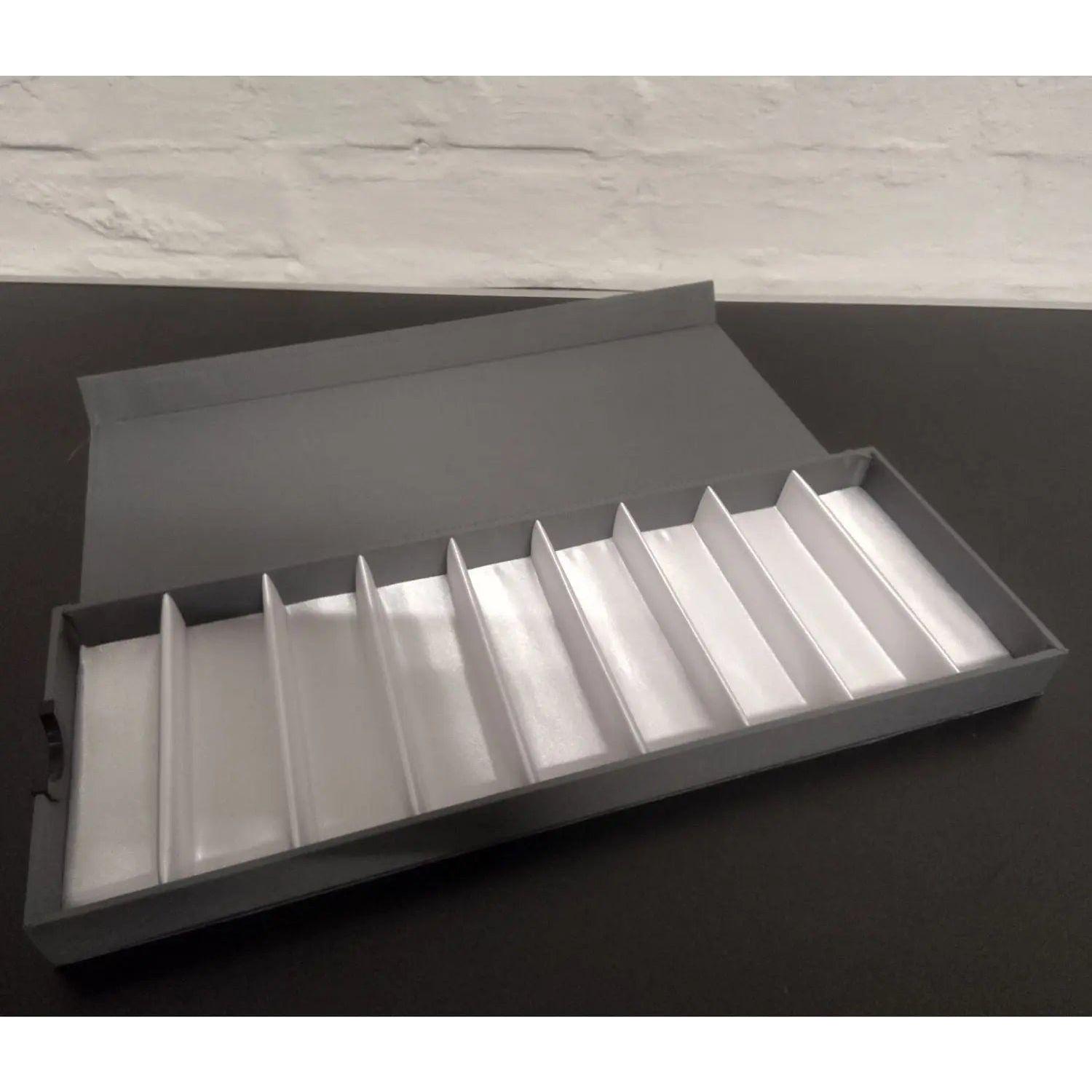 هيلي هانسن وزارة الدفاع. صينية رمادية فاتحة بدون شعار