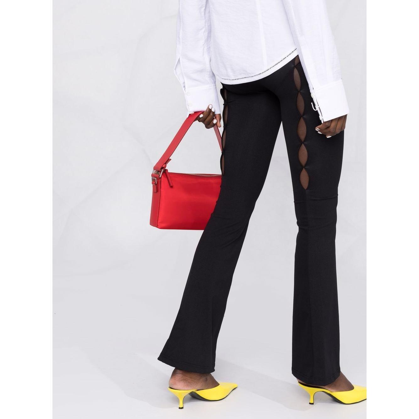 Front view with bag zipped and handles upright.