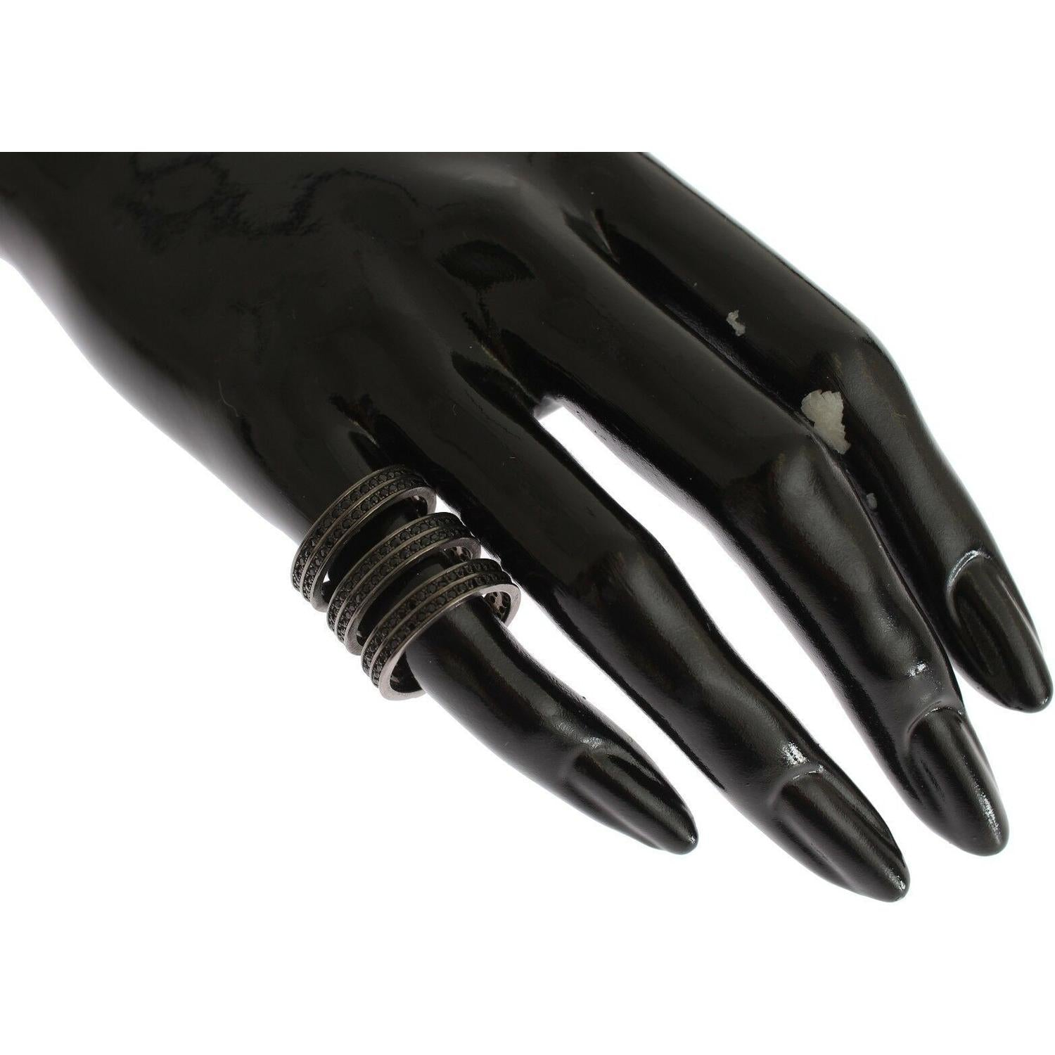 خاتم نيالايا الأنيق المصنوع من الفضة الإسترلينية والمرصّع بالكريستال الأسود