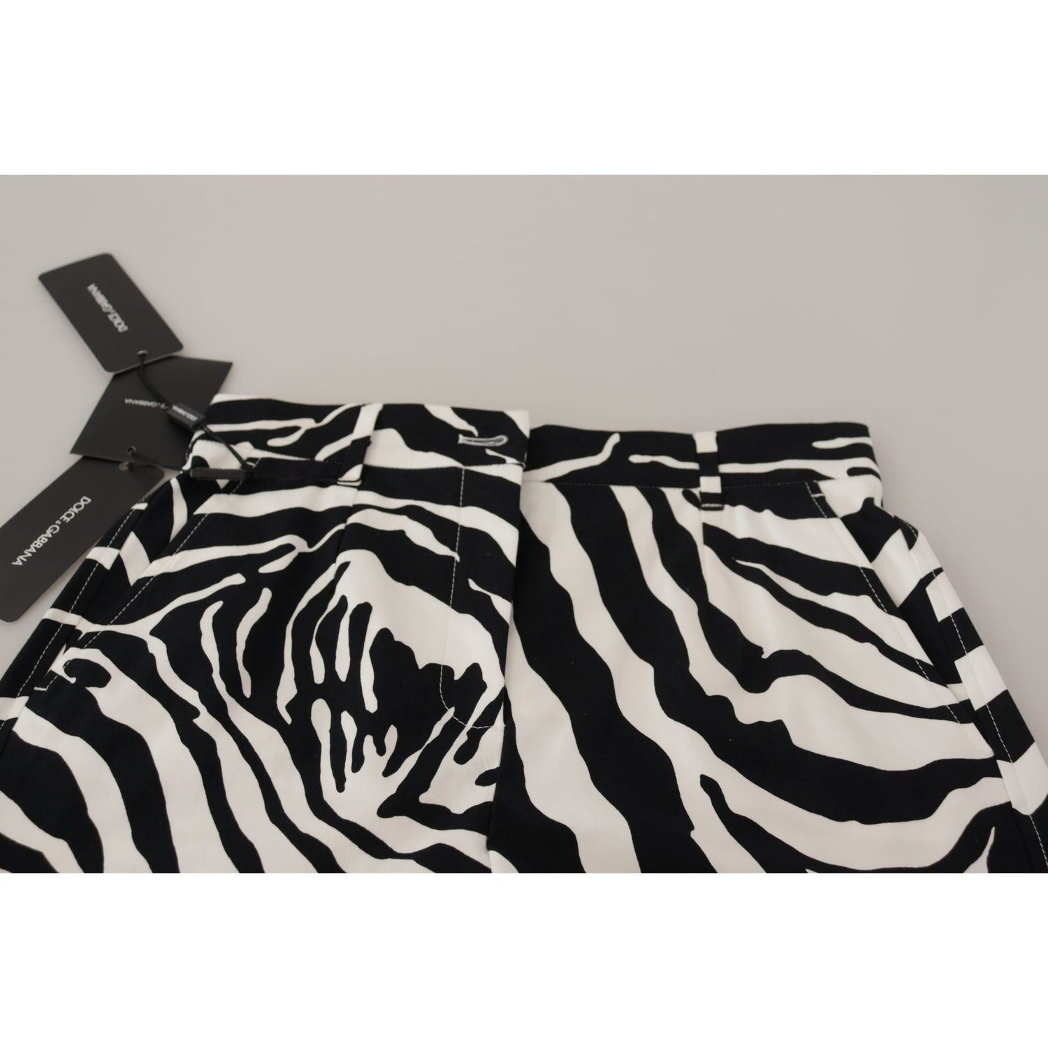 斑马纹中腰热裤