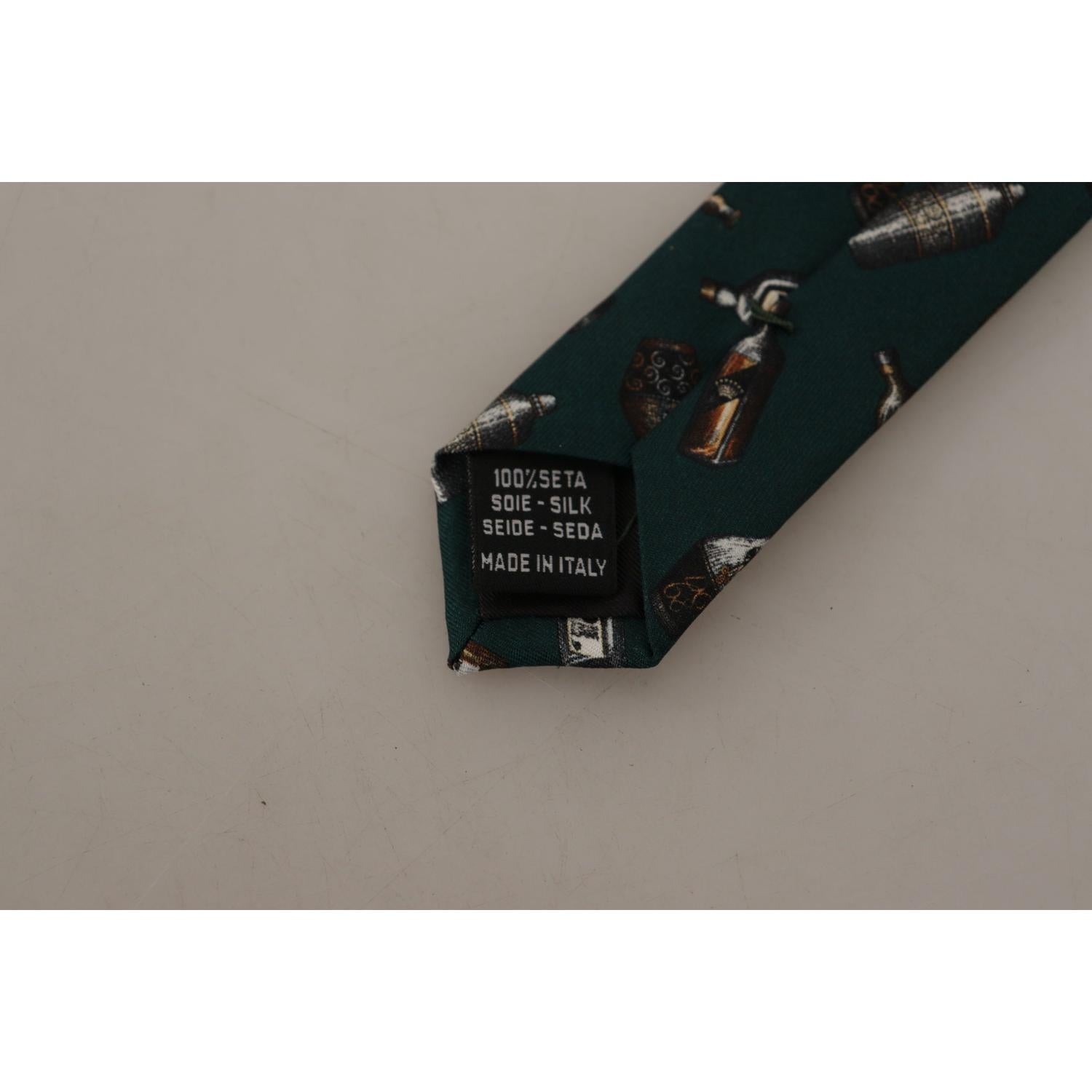 ربطة عنق رجالية أنيقة من الحرير من تصميم دولتشي آند غابانا