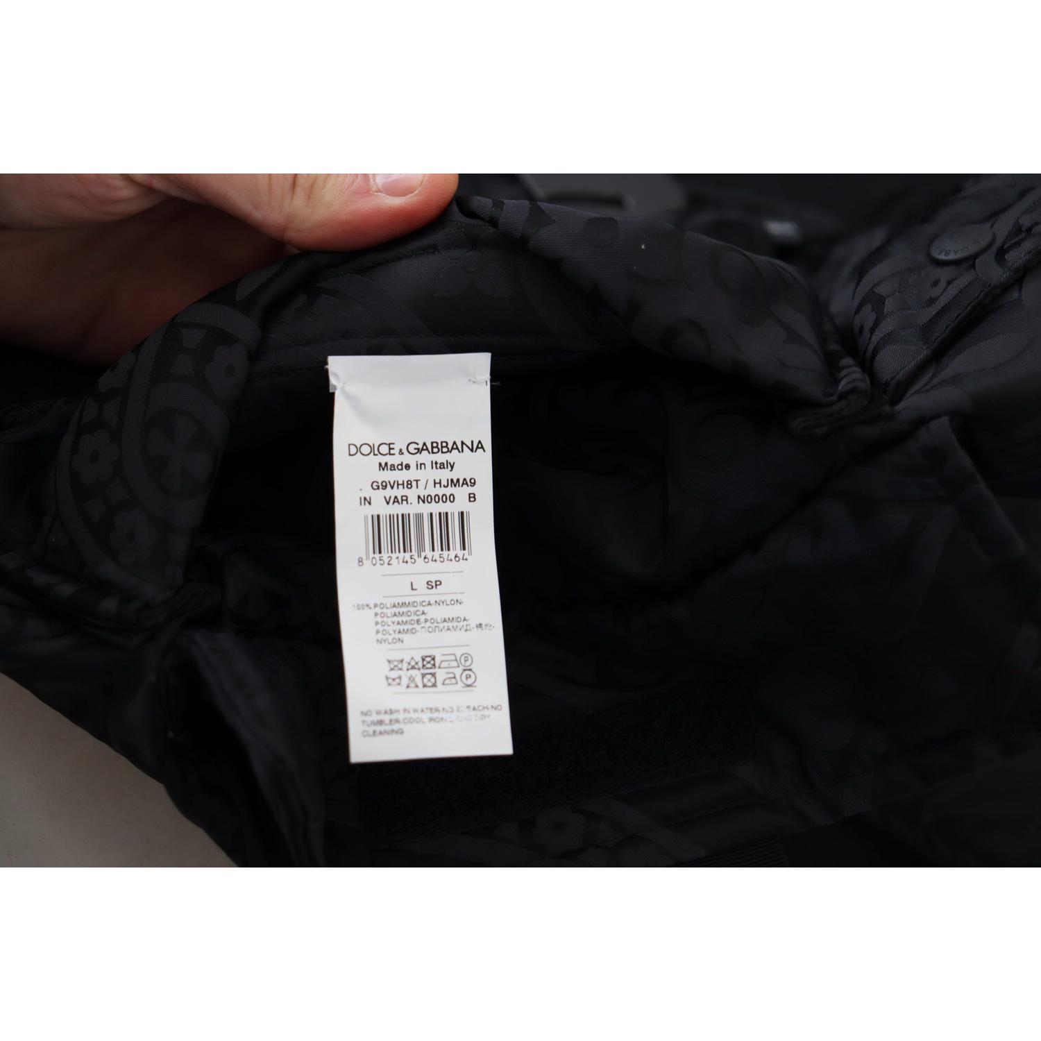 سترة أنيقة بدون أكمام من دولتشي آند غابانا باللون الأسود