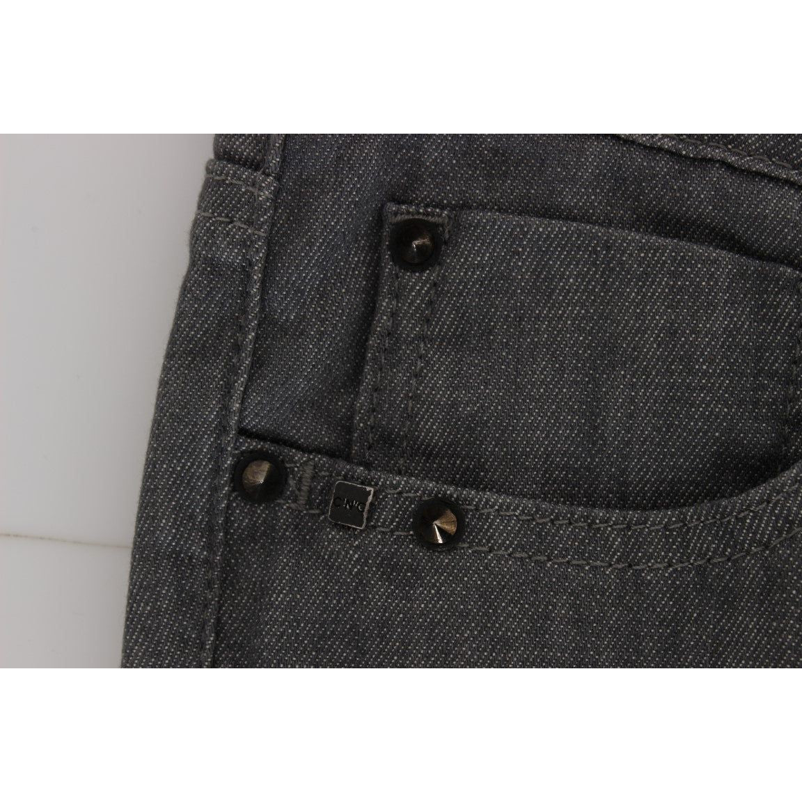 بنطلون جينز رمادي أنيق من تصميم كوستيوم ناشيونال شيك بقصّة Slim-Fit