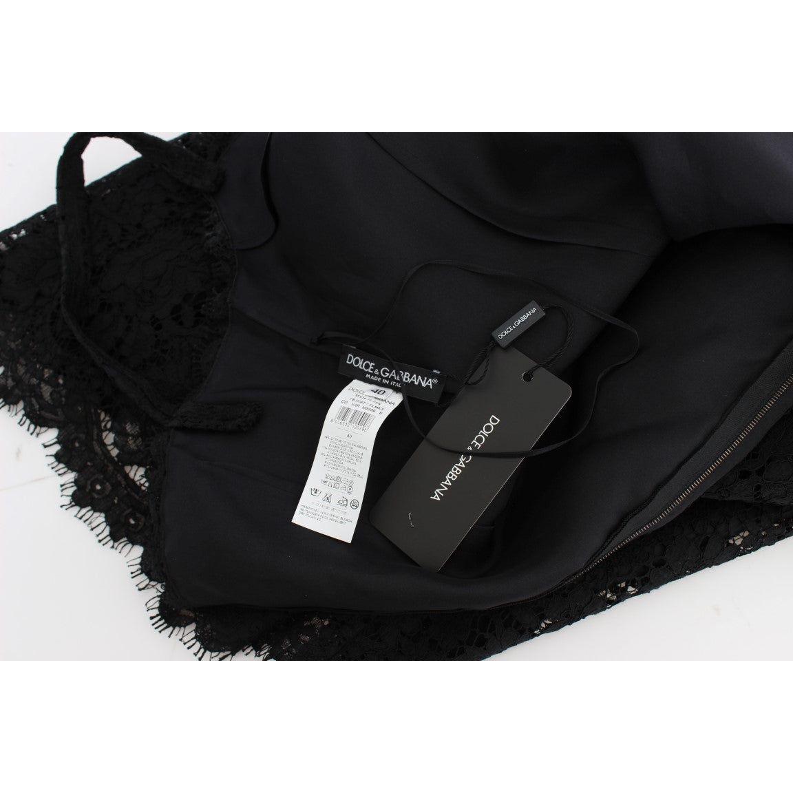 فستان دولتشي آند غابانا الأنيق باللون الأسود من الدانتيل المزهر بطول الركبة