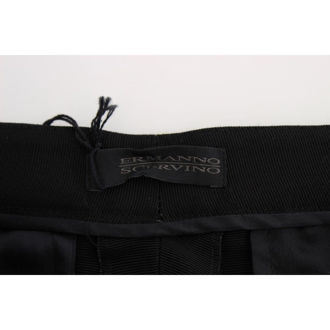 别致的黑色阔腿丝绸混纺牛仔裤