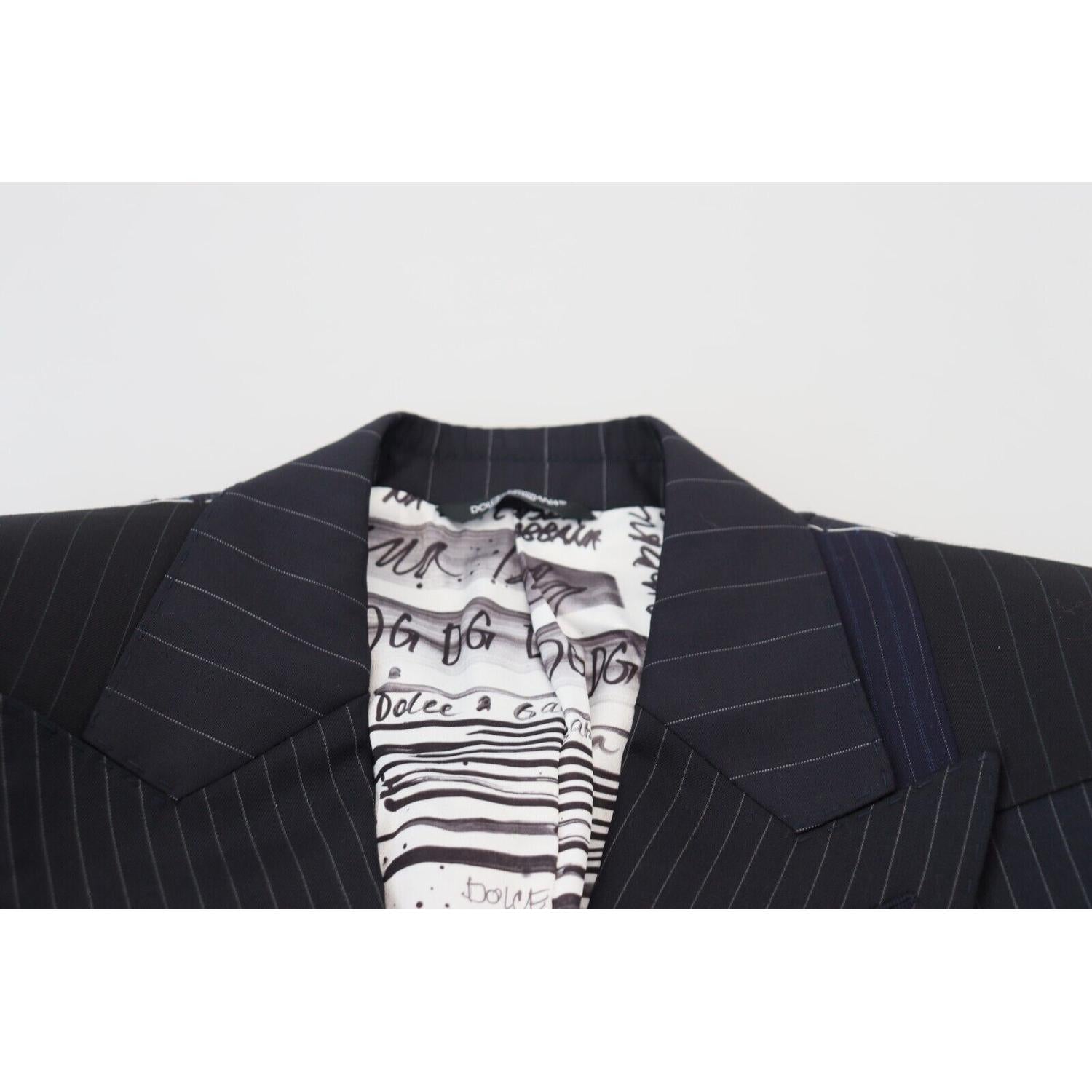 优雅的海军蓝双排扣羊毛西装外套