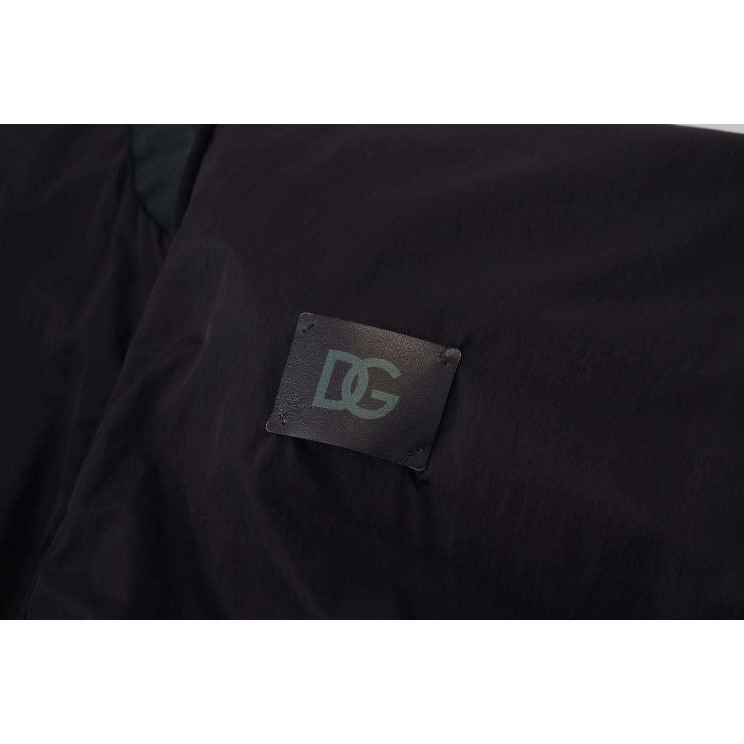 优雅黑色飞行员夹克