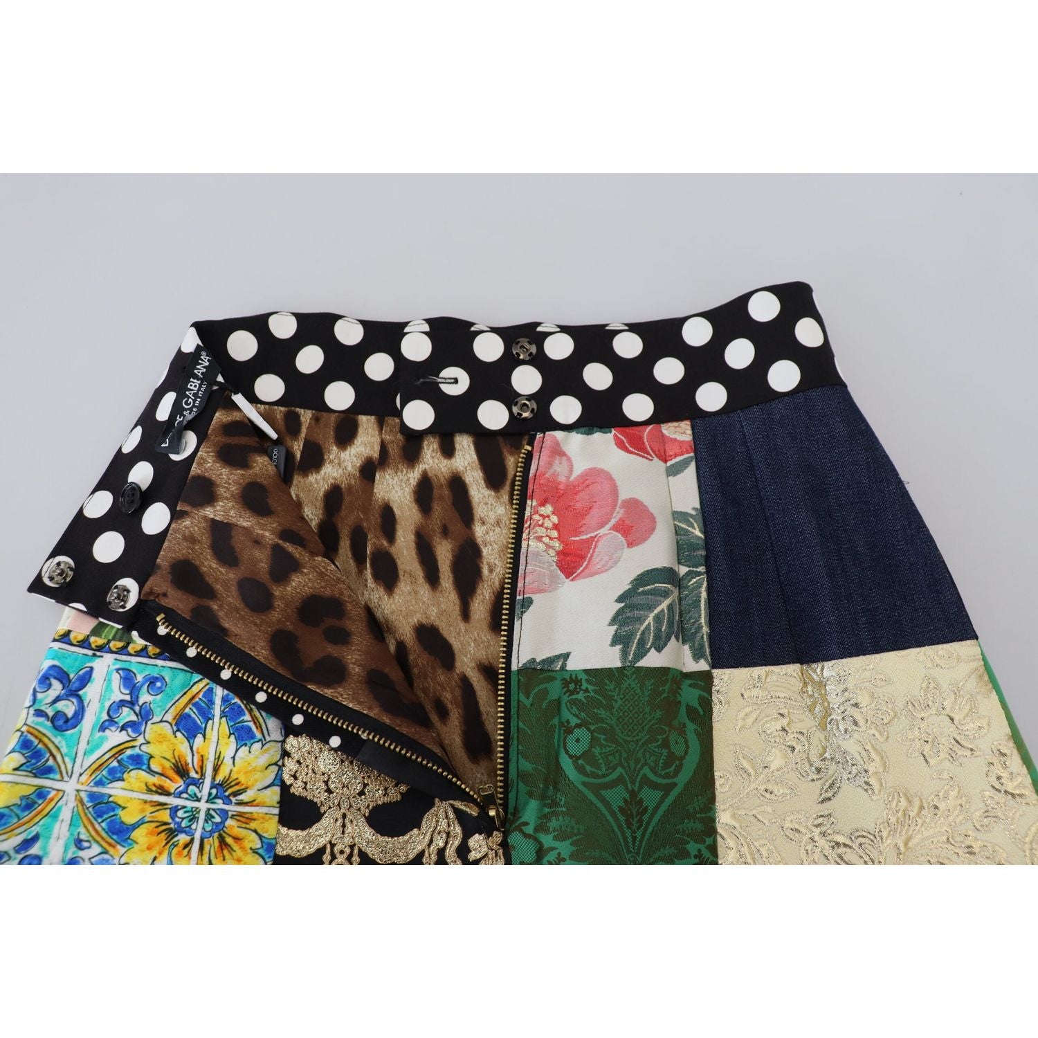 别致的多色拼布迷你裙