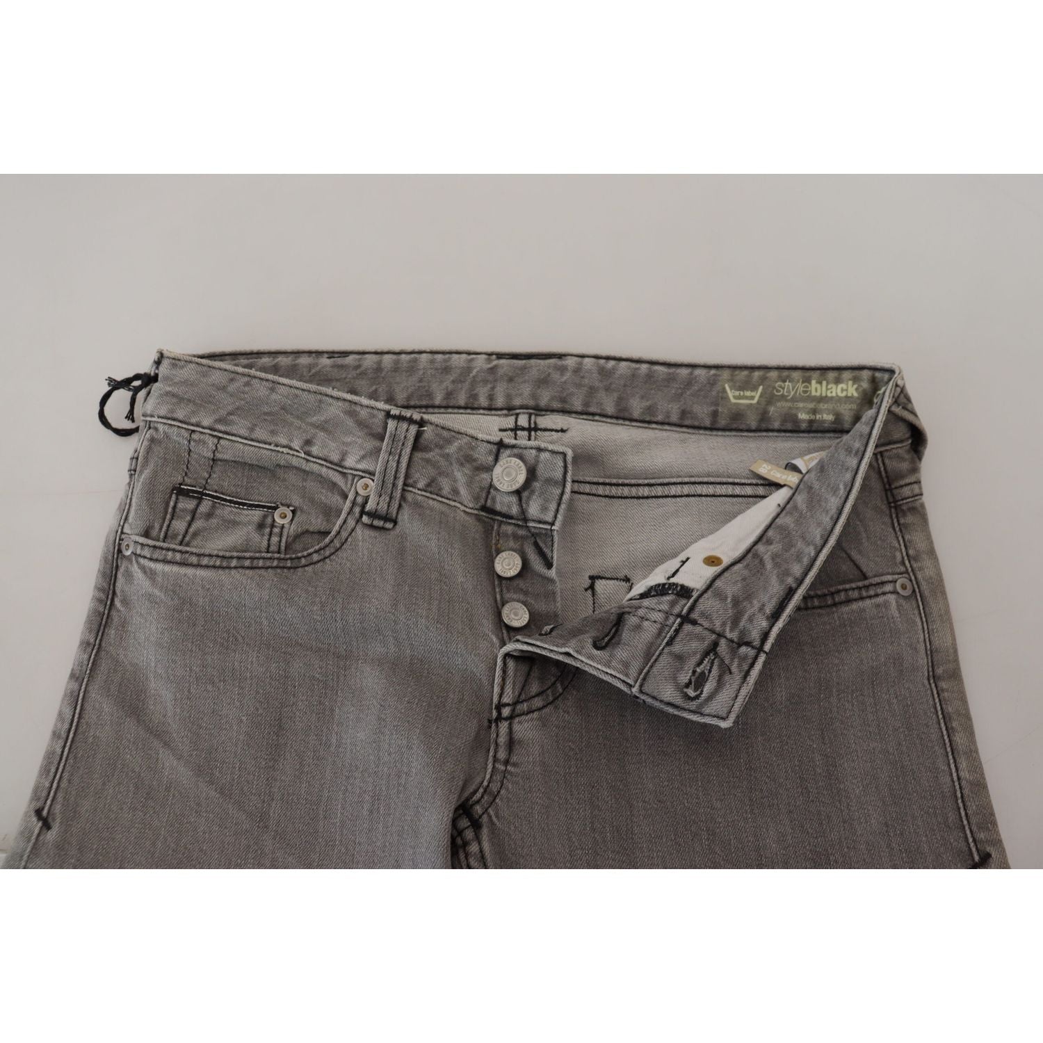 بنطلون جينز رمادي ضيق بخصر منخفض من كير لابل