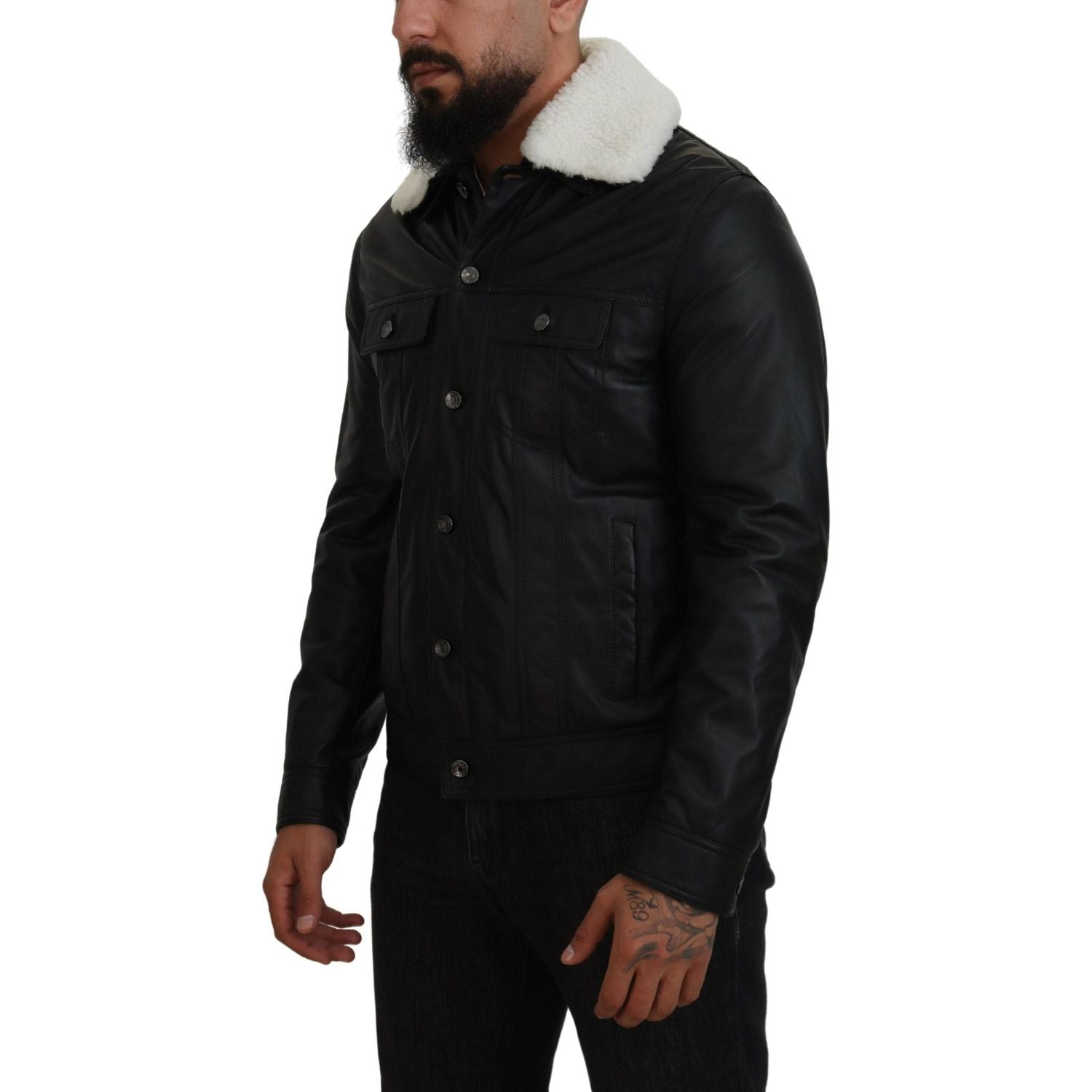 سترة بومبر جلدية أنيقة باللون الأسود من دولتشي آند غابانا