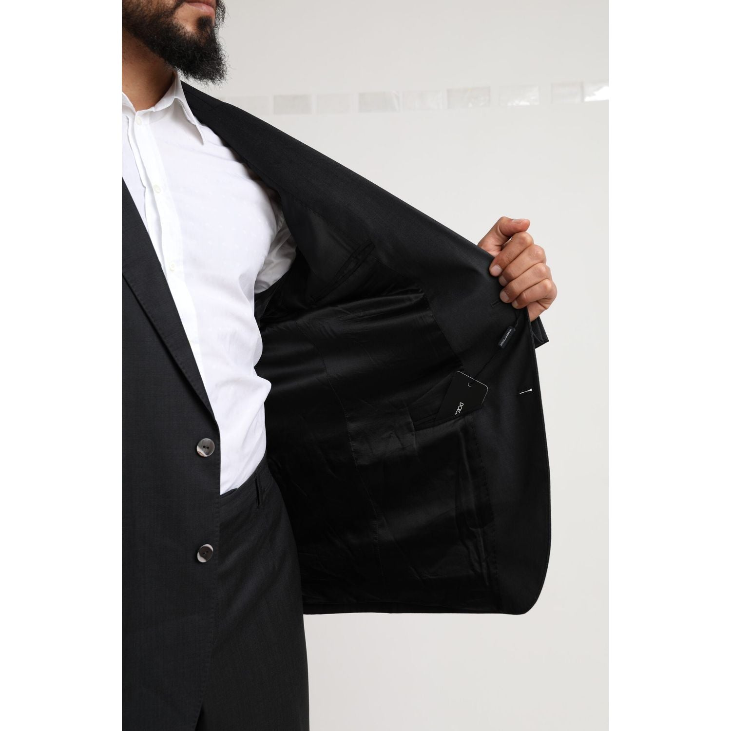 بدلة مارتيني أنيقة من الصوف الأسود من دولتشي آند غابانا