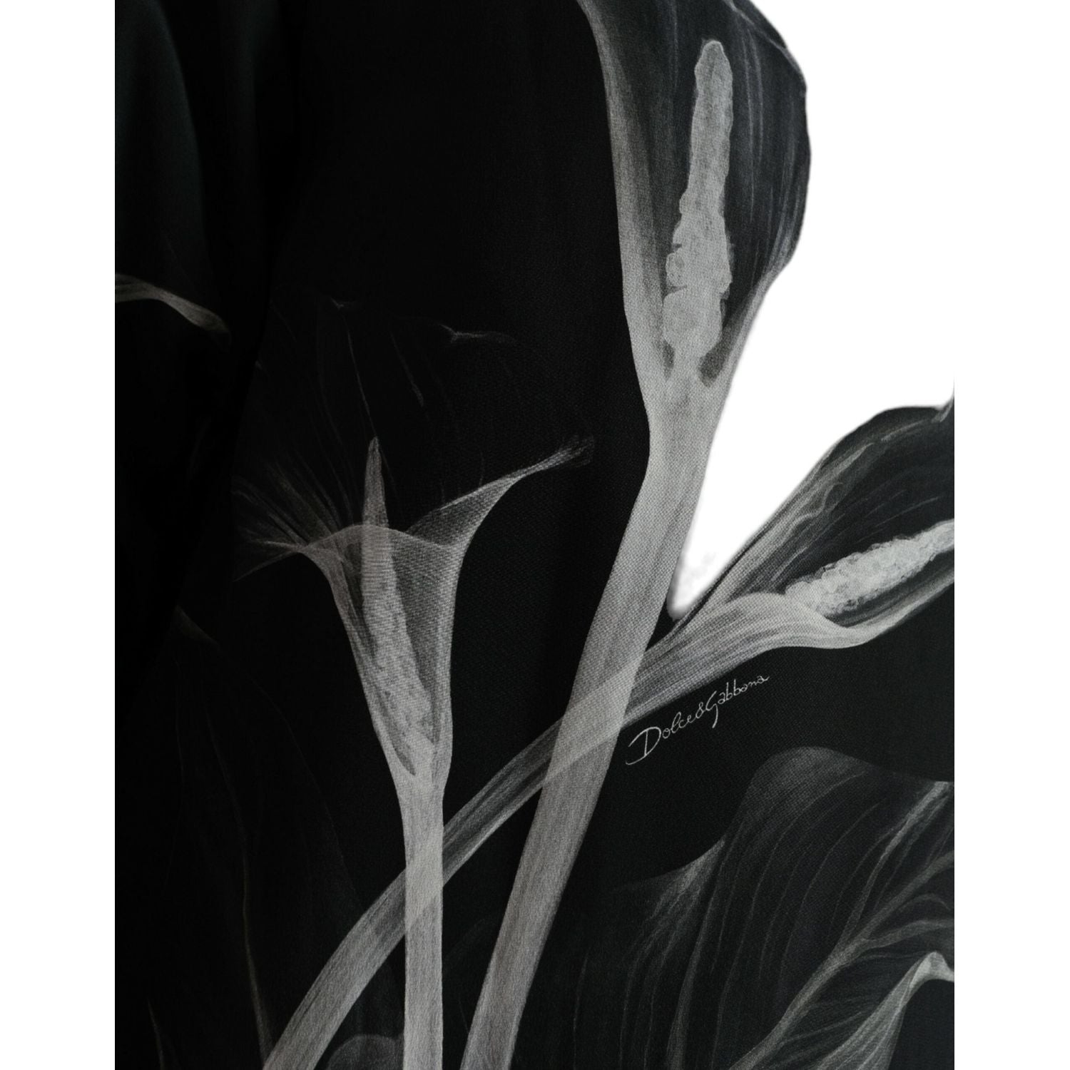 سترة من الحرير بطبعة زهور من دولتشي آند غابانا بياقة دائرية