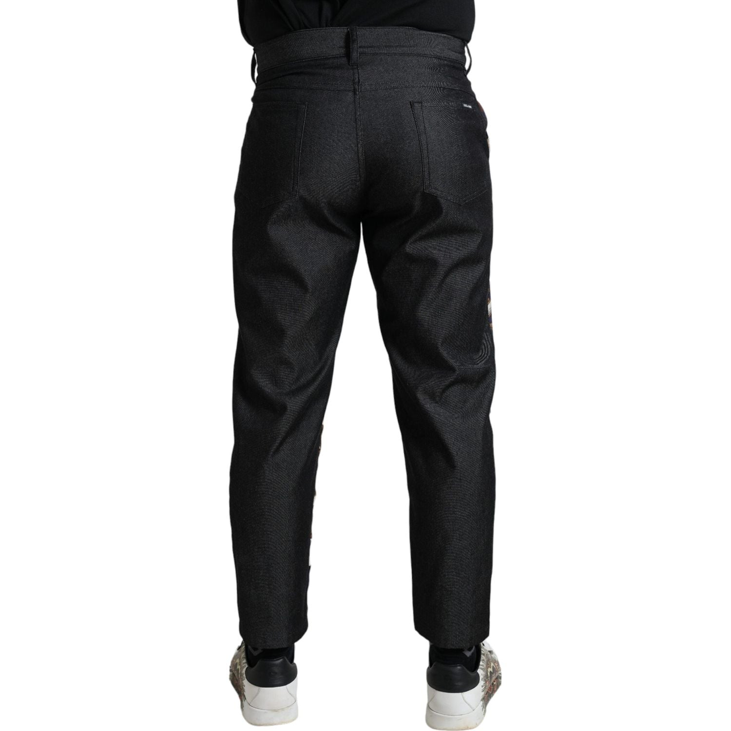 بنطلون حريري أنيق من دولتشي آند غابانا بطبعة شعار النبالة