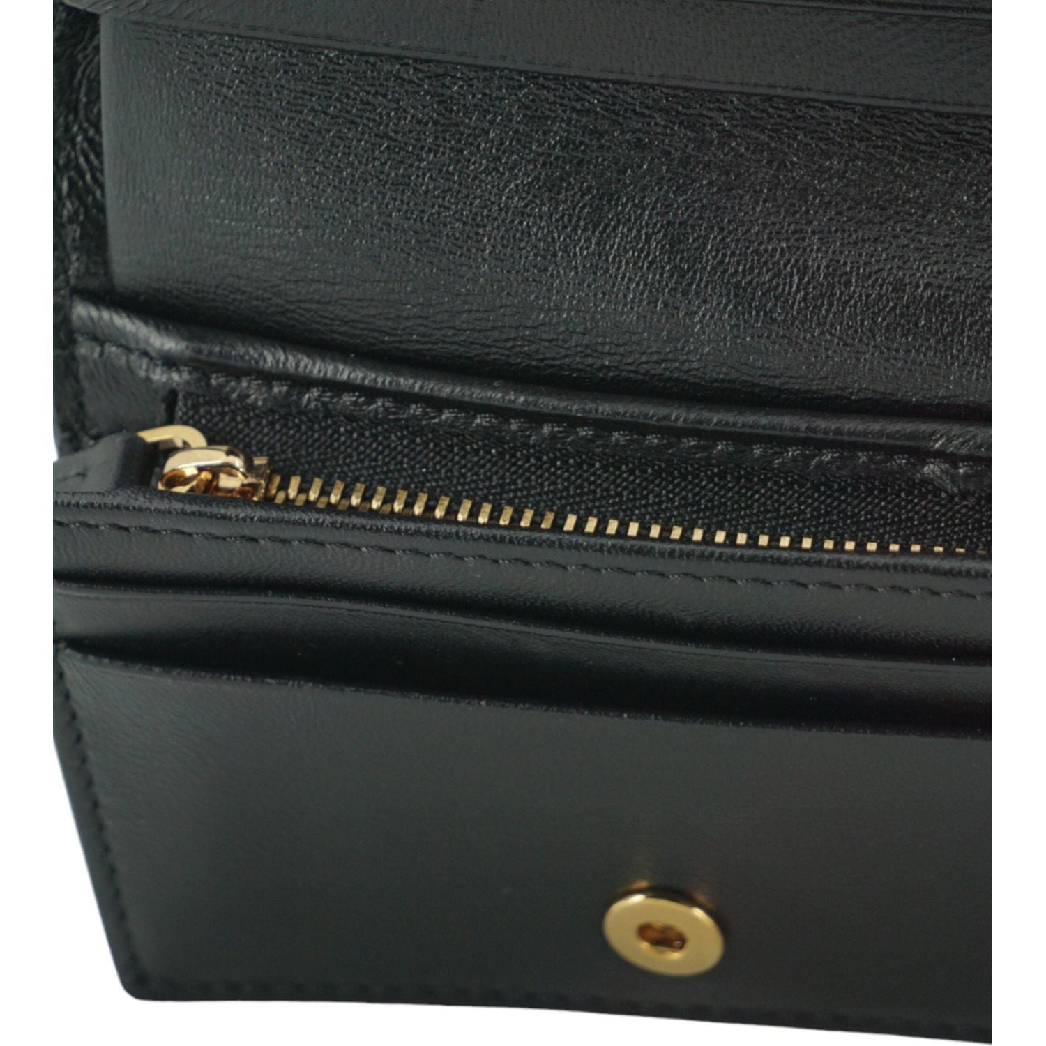 محفظة فيرساتشي الجلدية الأنيقة باللون البني