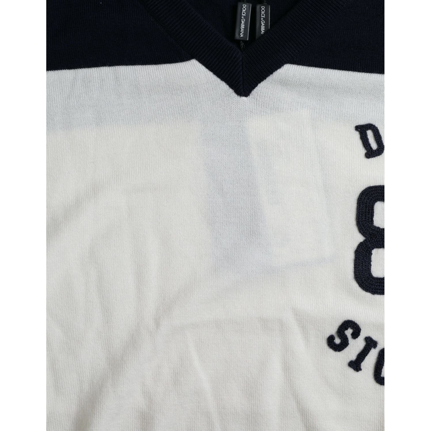 قميص هنلي من مجموعة SICILIA باللون الأبيض والأسود من Dolce &amp; Gabbana