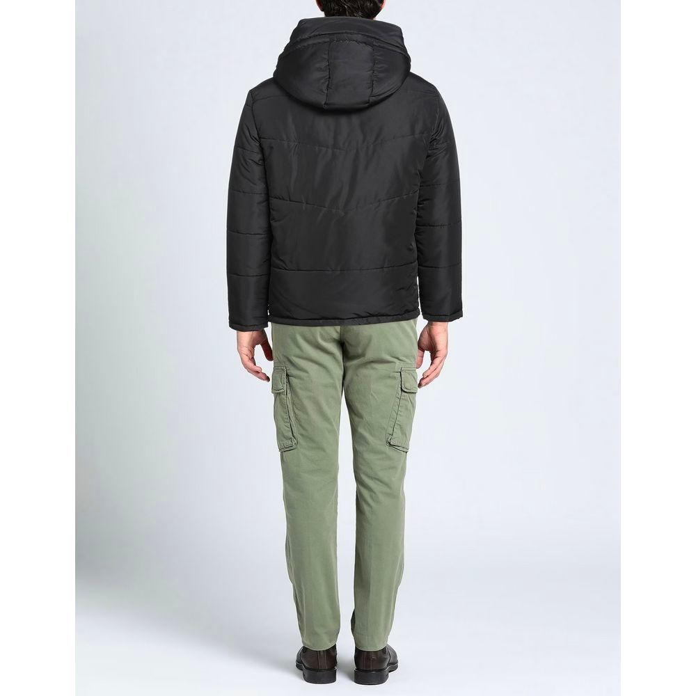 سترة Aquascutum السوداء الأنيقة ذات غطاء الرأس القابل للإزالة