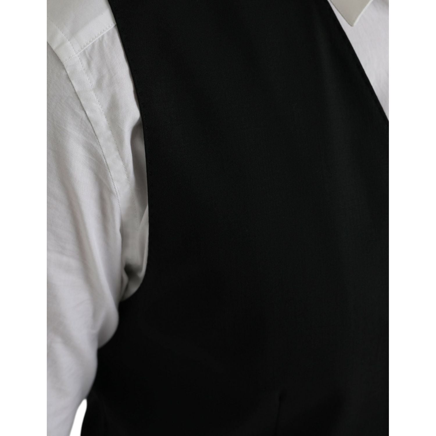 سترة رسمية من الصوف باللون الأسود من دولتشي آند غابانا