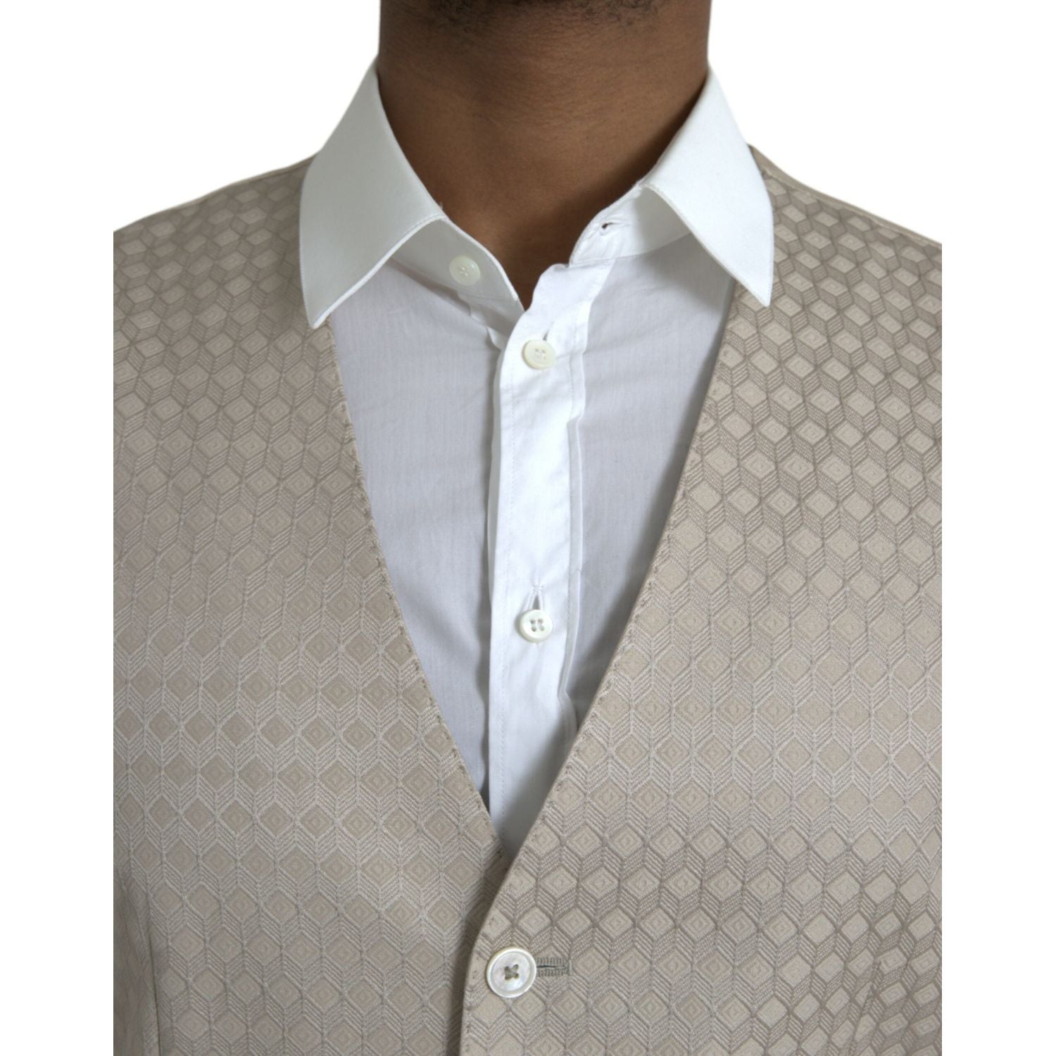 فستان دولتشي آند غابانا من القطن باللون الأبيض الفاتح مع سترة رسمية