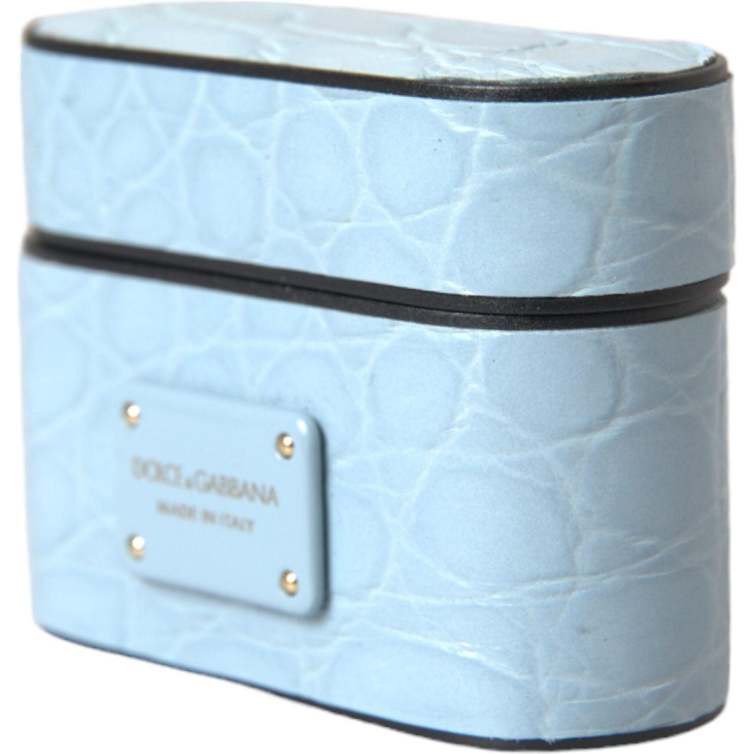 حافظة سماعات Airpods من Dolce &amp; Gabbana مصنوعة من الجلد باللون الأزرق الفاتح ومزينة بشعار معدني