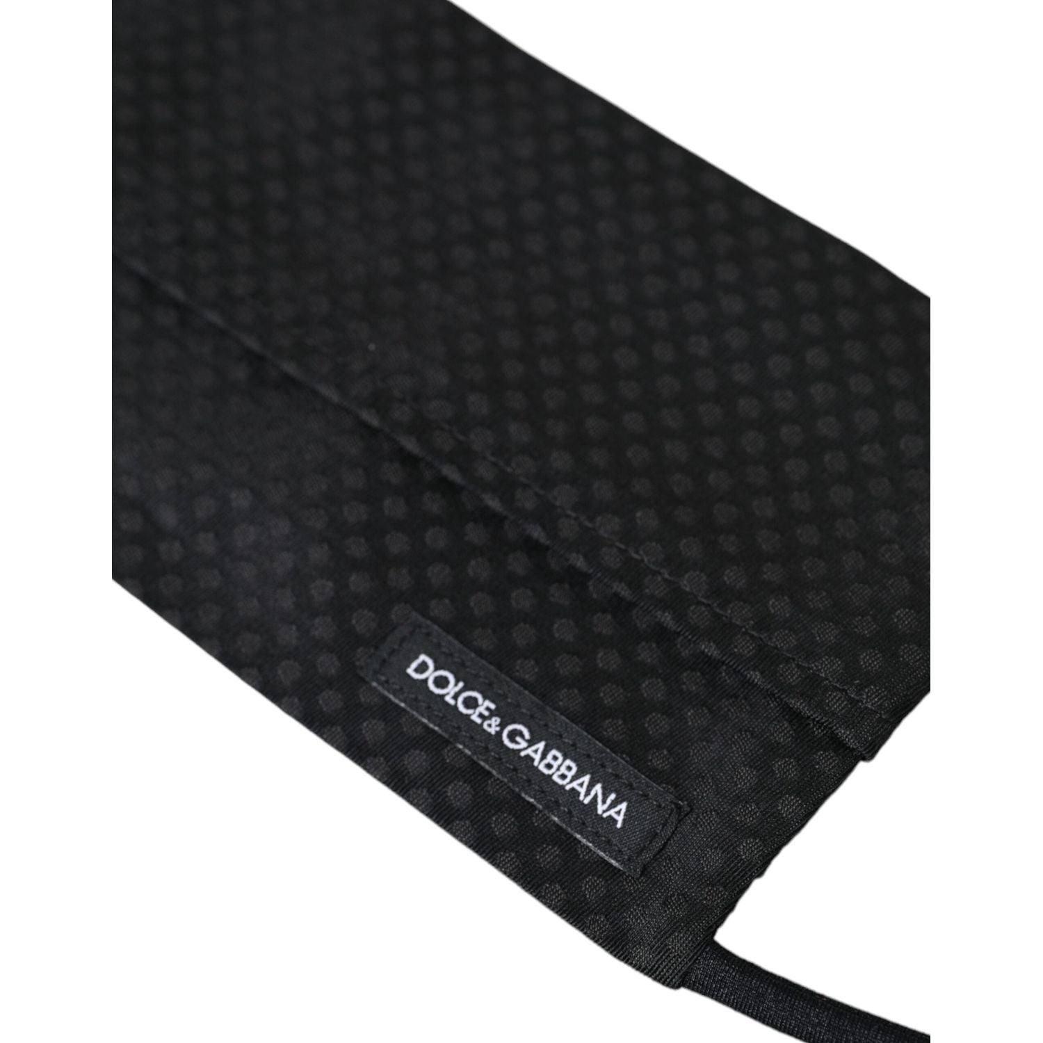 قناع وجه قابل للتعديل من دولتشي آند غابانا مصنوع من الحرير بنسبة 100% باللون الأسود