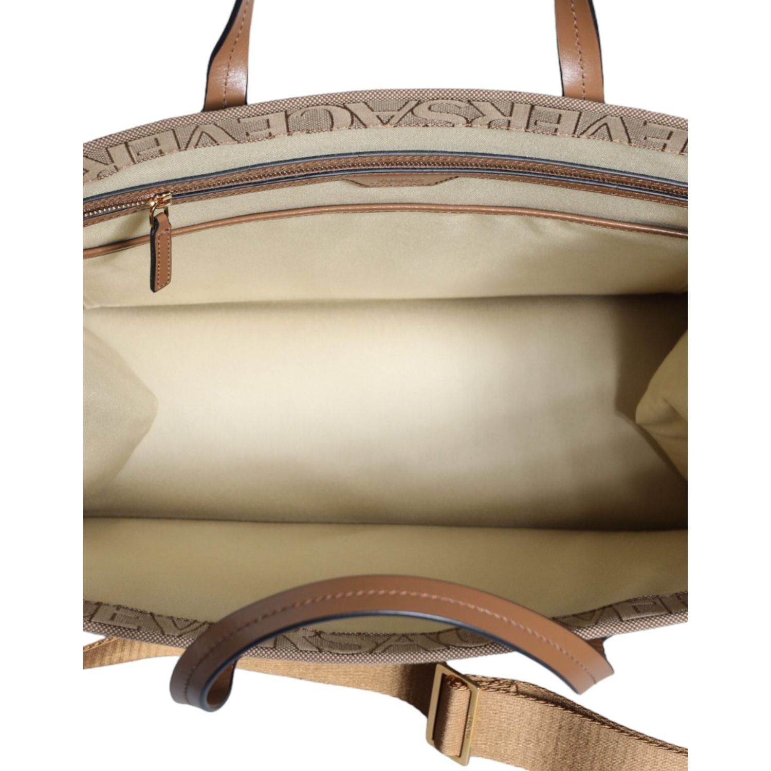 حقيبة كروس بودي من فيرساتشي باللون البني بمقبض علوي من الجلد المزخرف بشعار