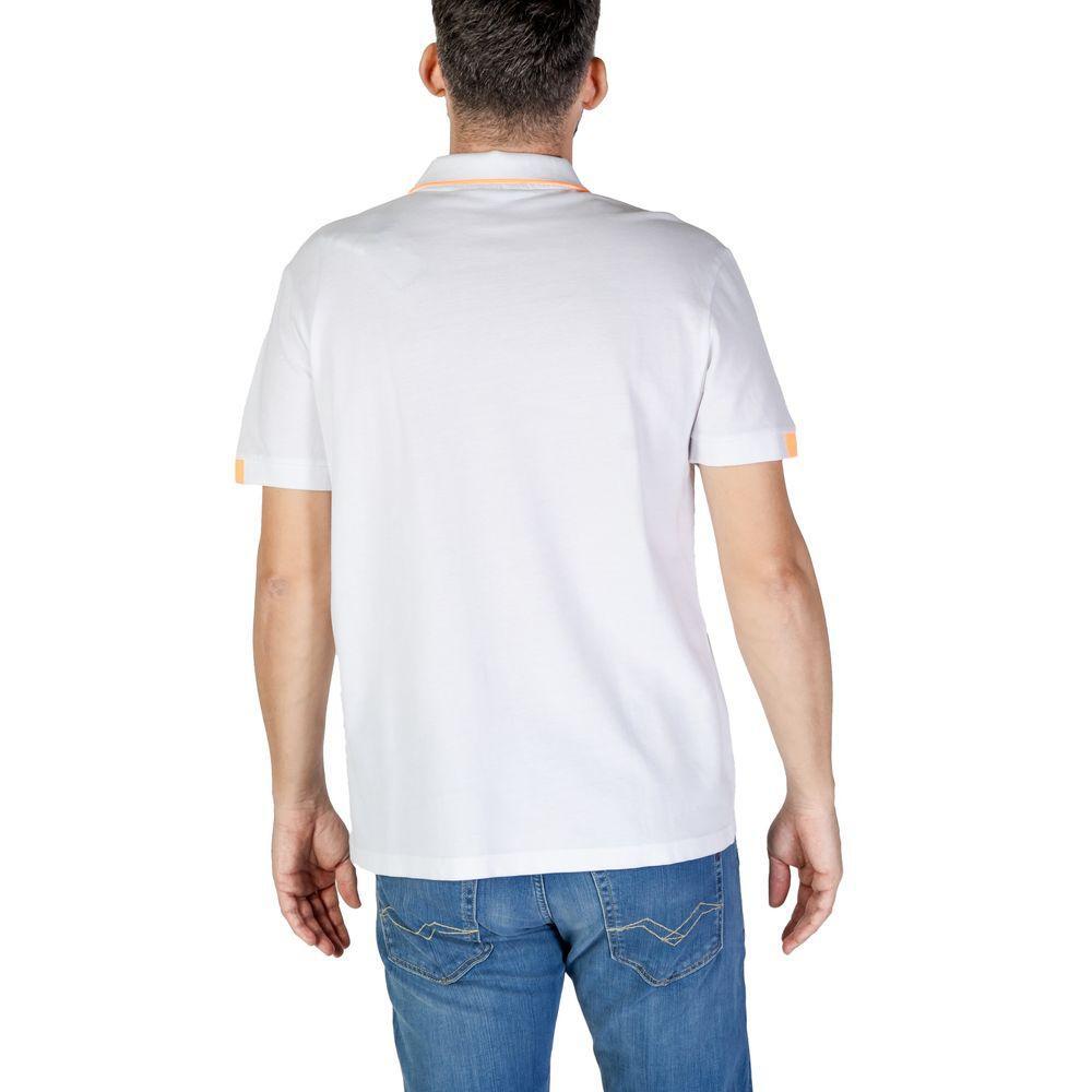 Front view with bag zipped and handles upright.