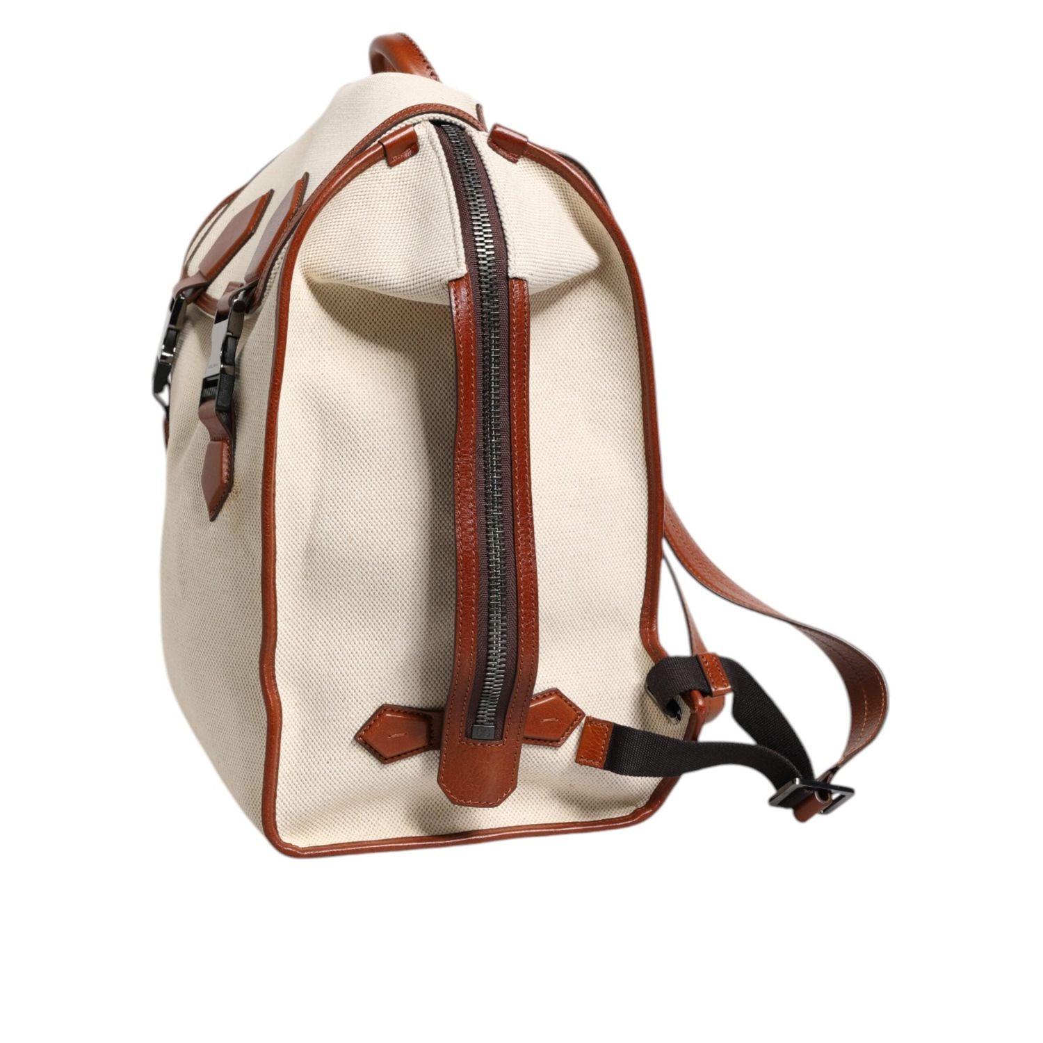 Front view with bag zipped and handles upright.