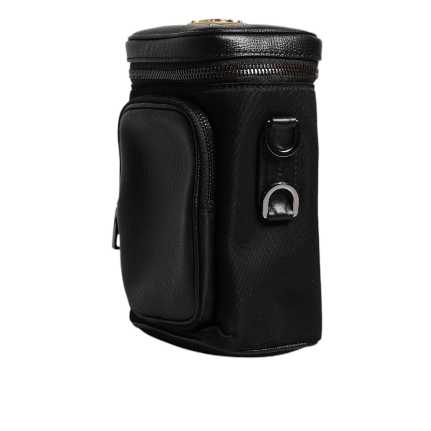 Front view with bag zipped and handles upright.