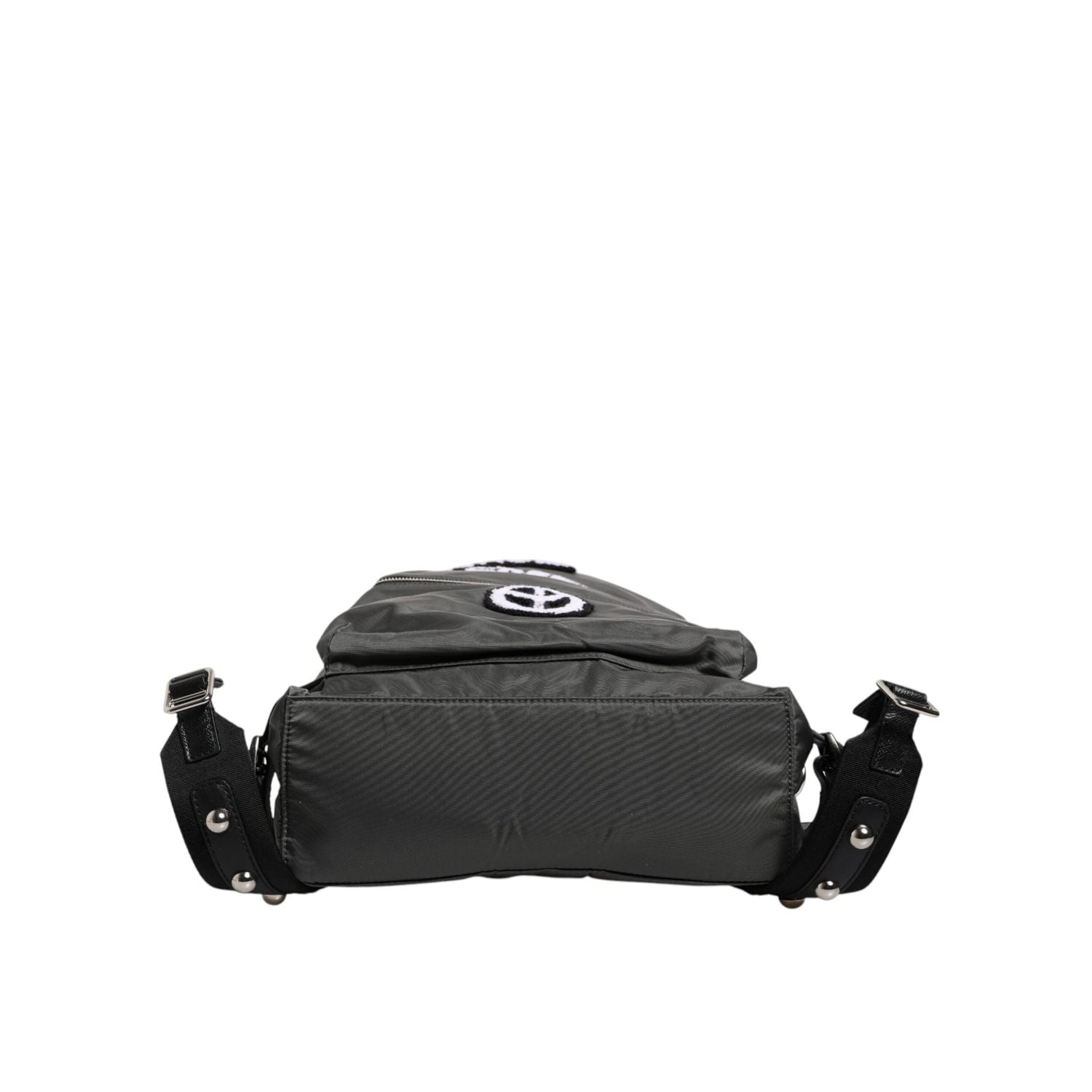 Front view with bag zipped and handles upright.