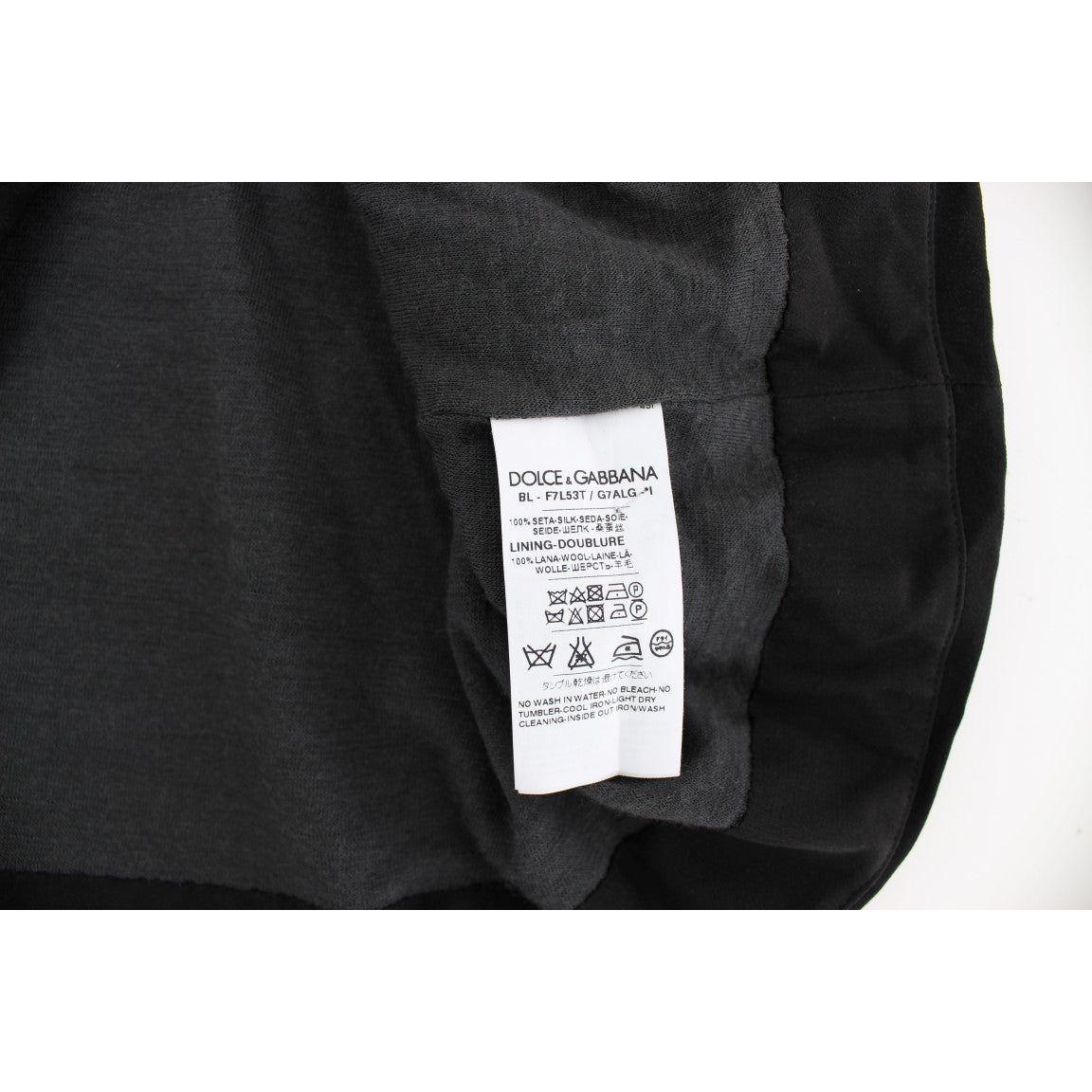 优雅的中世纪印花丝绸衬衫