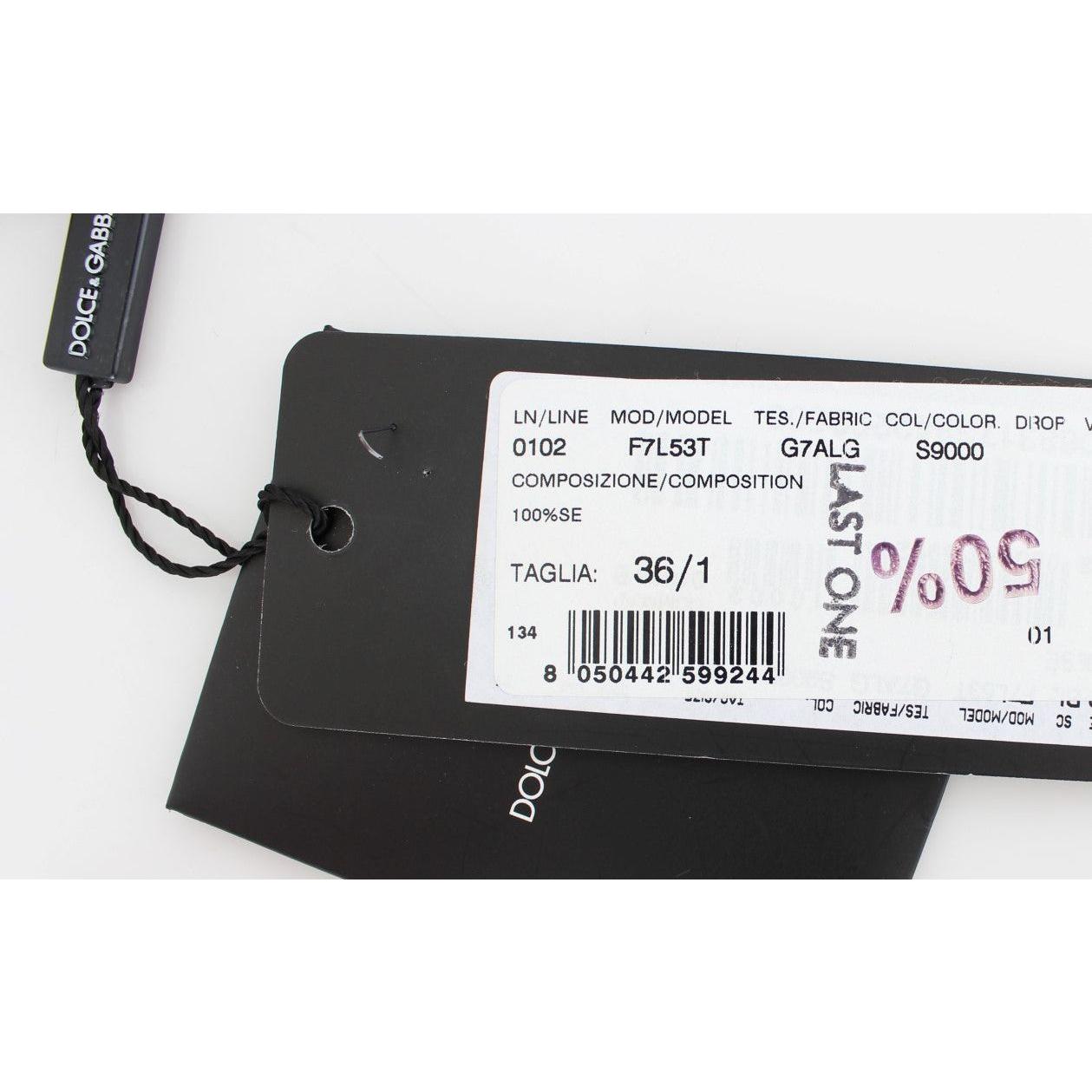 优雅的中世纪印花丝绸衬衫