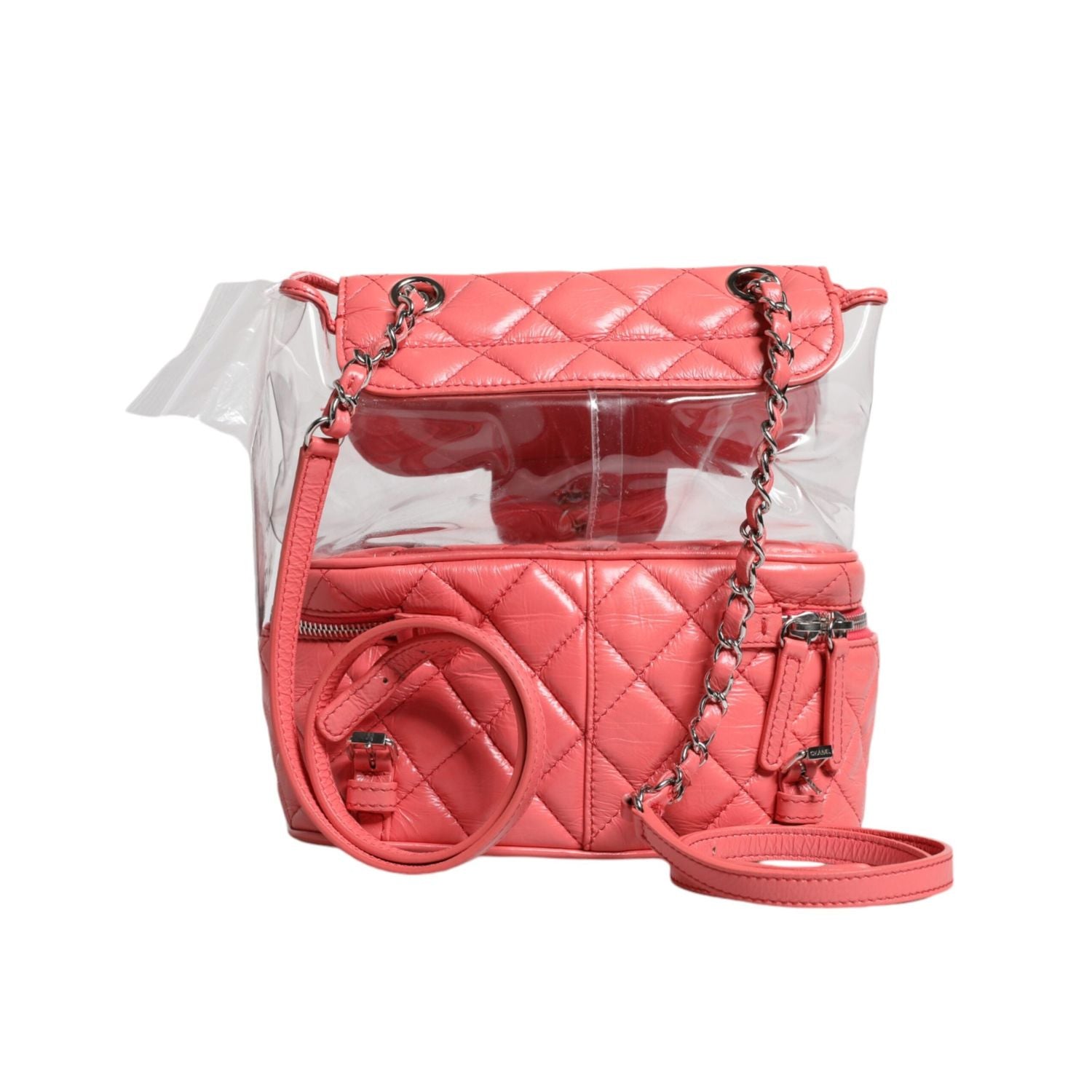 Front view with bag zipped and handles upright.