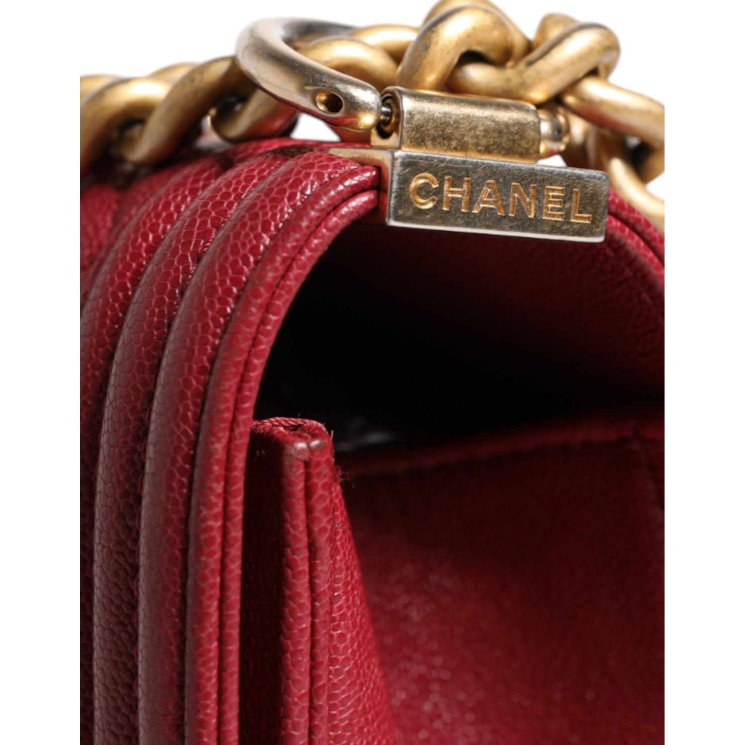 Front view with bag zipped and handles upright.
