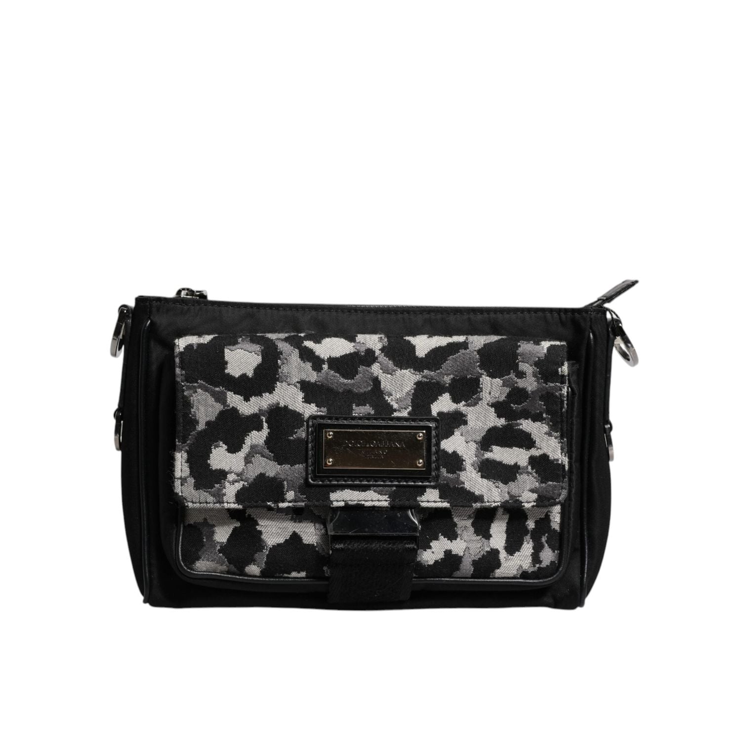 Front view with bag zipped and handles upright.