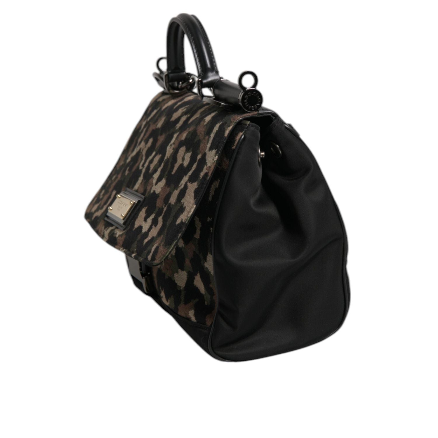 Front view with bag zipped and handles upright.