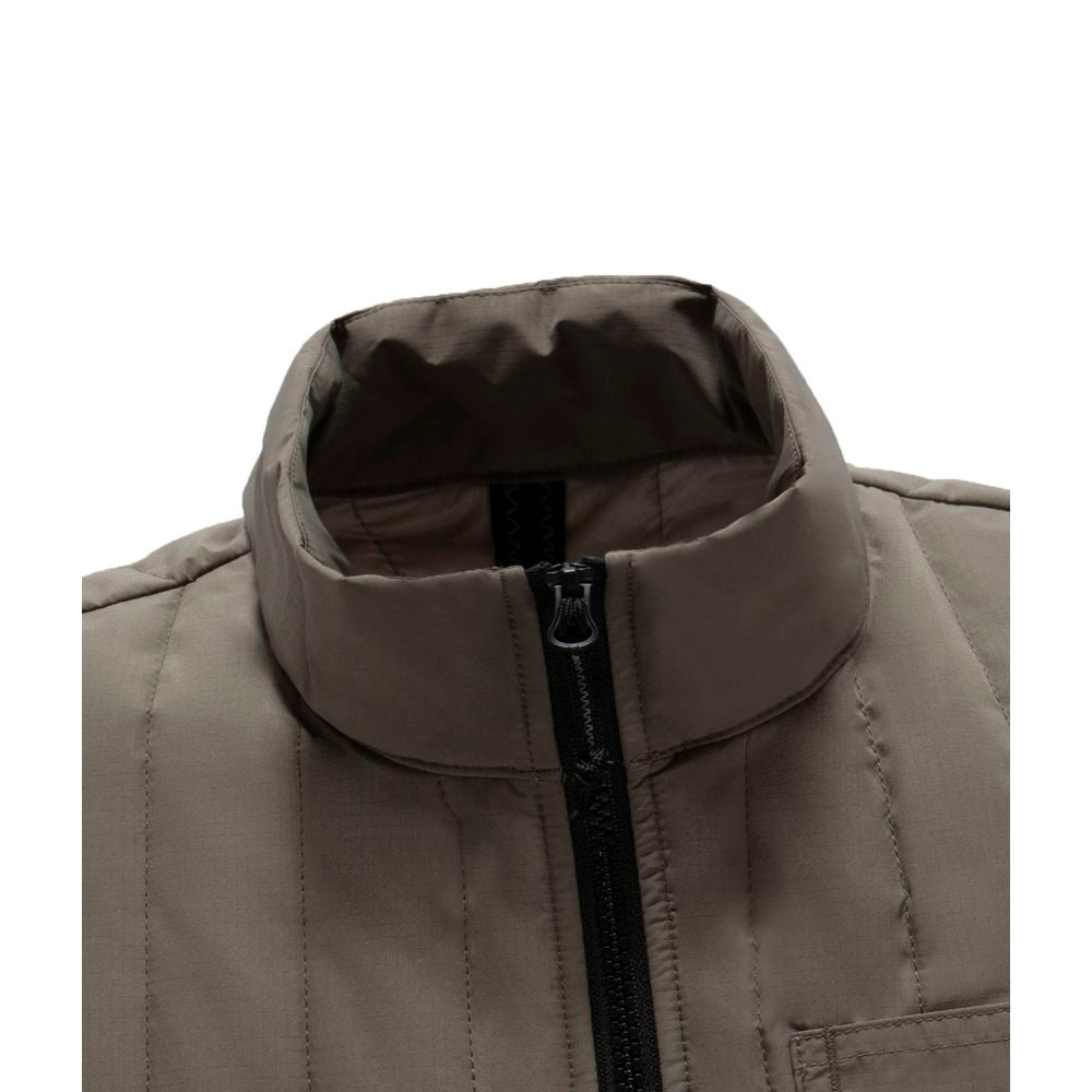 Front view with bag zipped and handles upright.