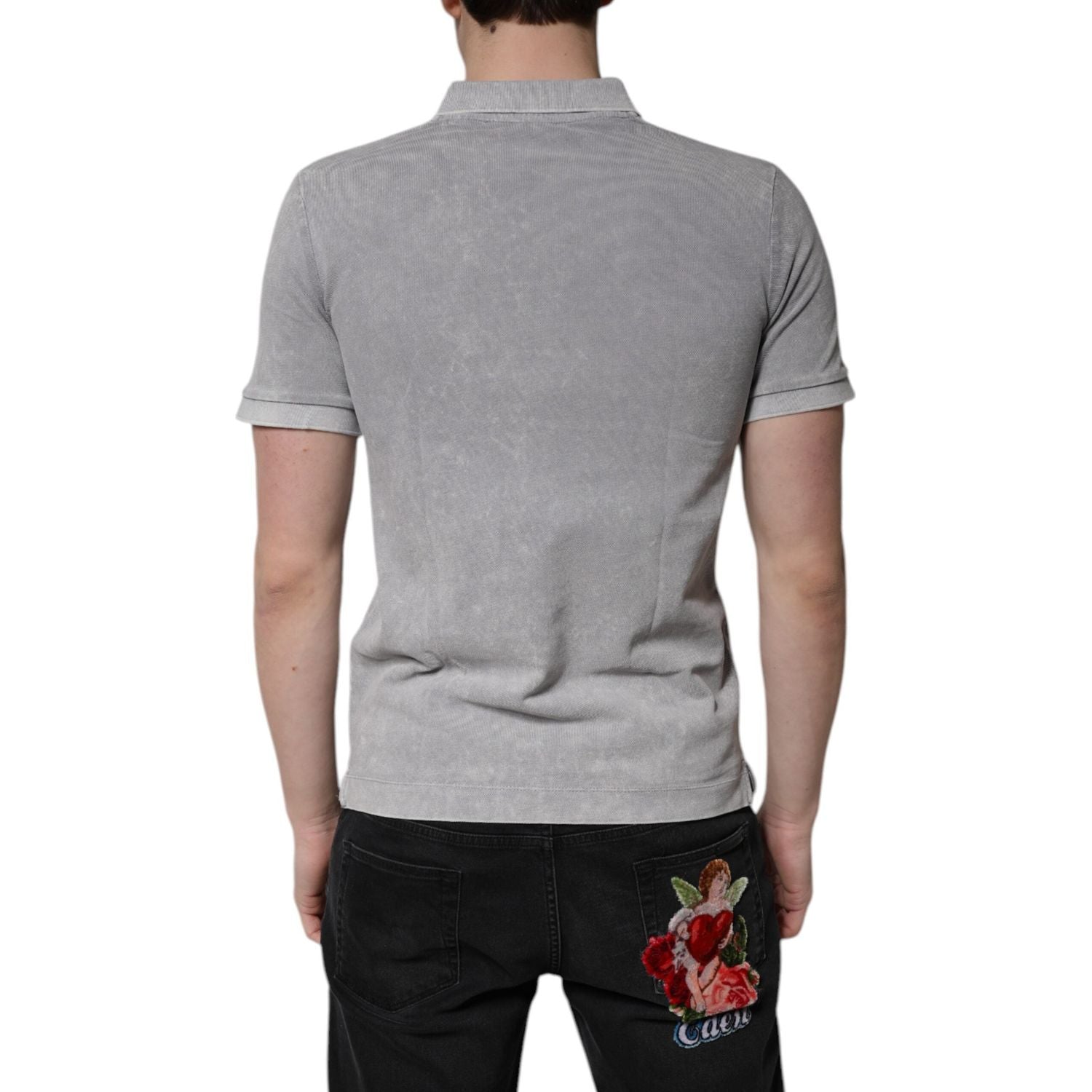 Front view with bag zipped and handles upright.