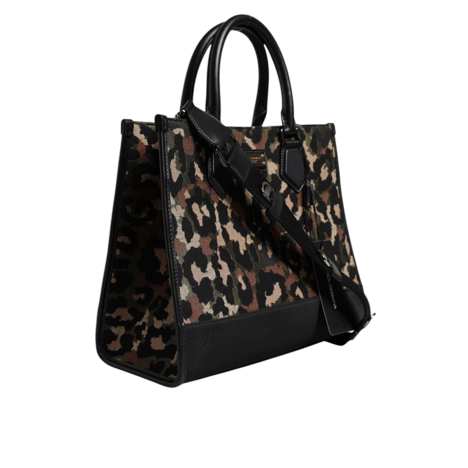 Front view with bag zipped and handles upright.
