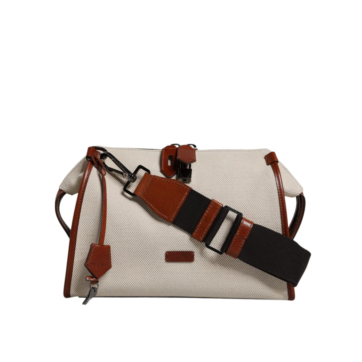 Front view with bag zipped and handles upright.