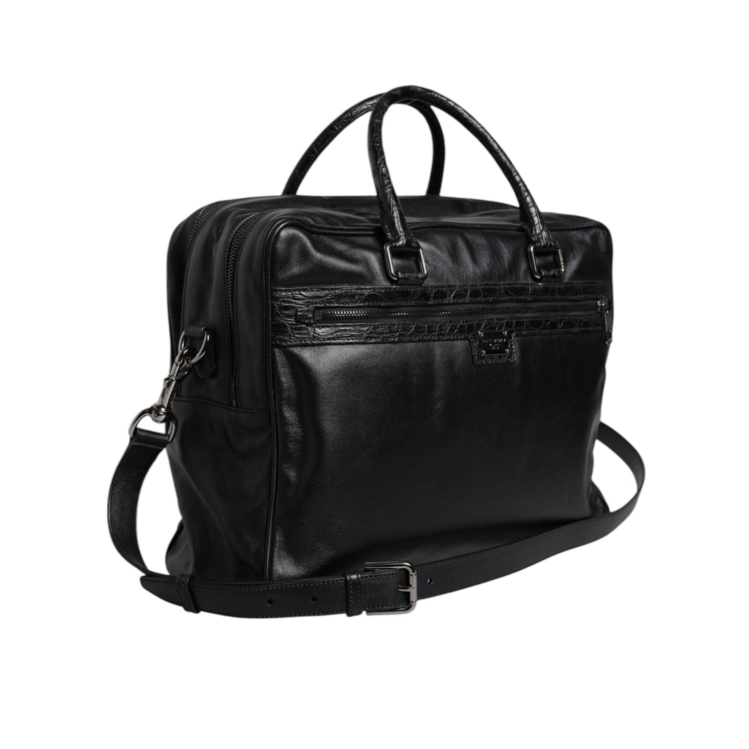 Front view with bag zipped and handles upright.
