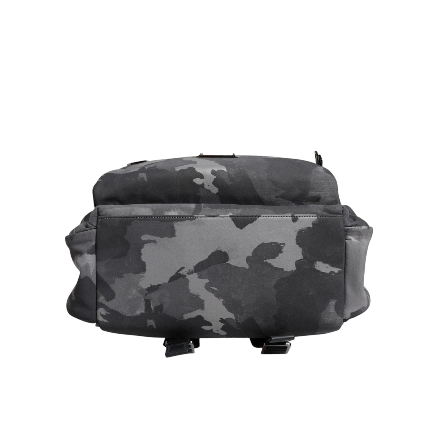 Front view with bag zipped and handles upright.
