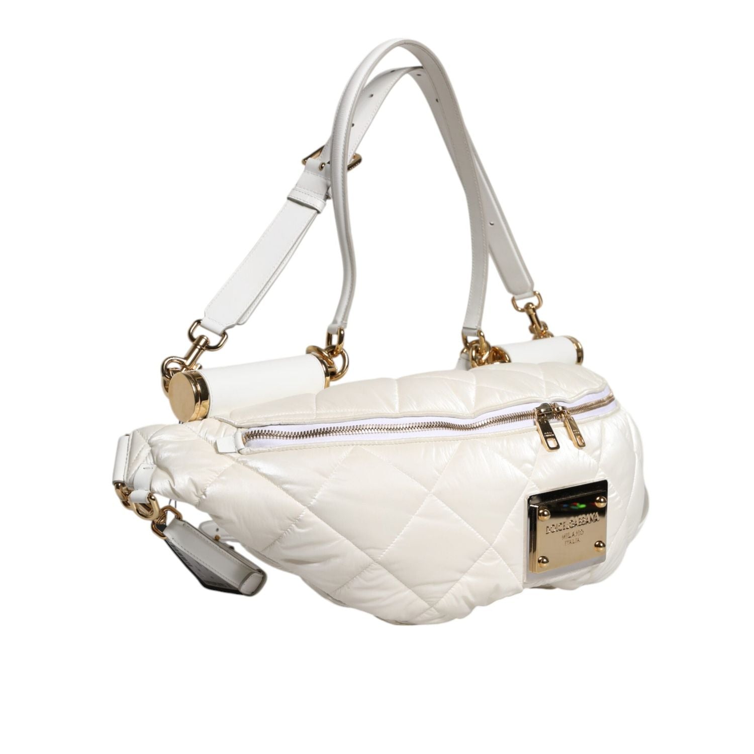 Front view with bag zipped and handles upright.