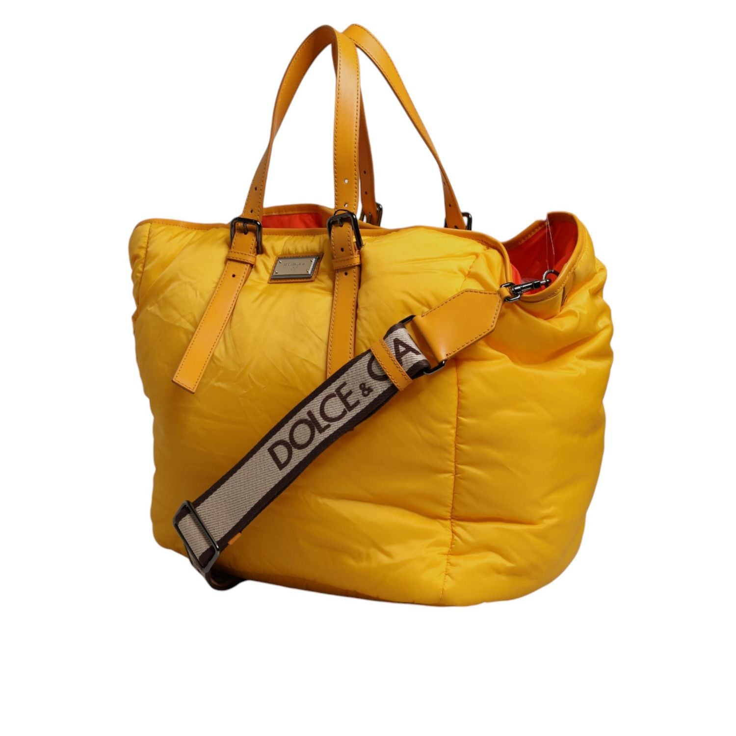 Front view with bag zipped and handles upright.