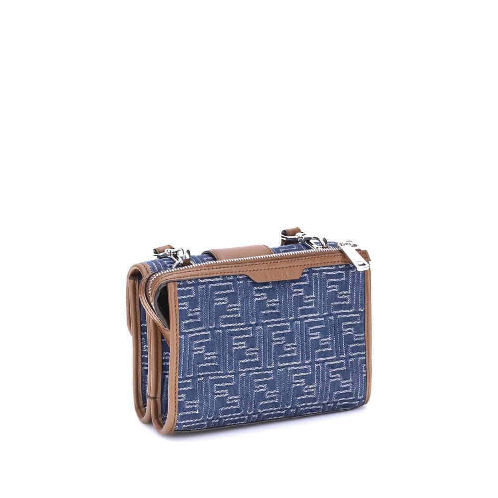 Front view with bag zipped and handles upright.