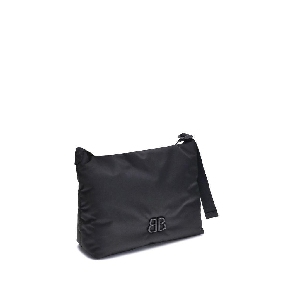 Front view with bag zipped and handles upright.