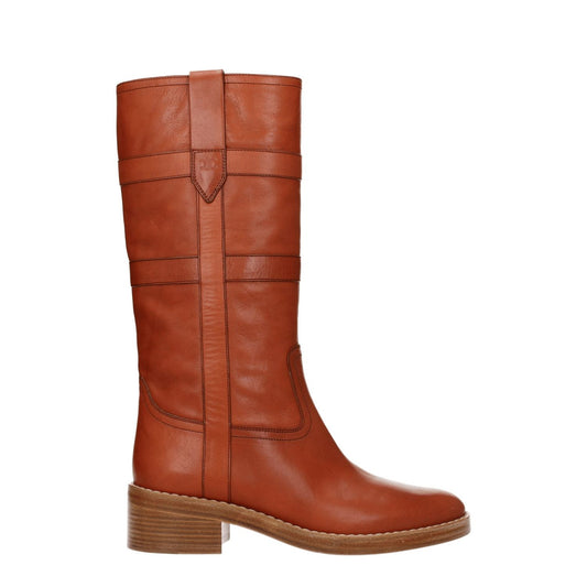 Celine Brown Leather Boots with vintage effect and side logo. Casual mid heel boots in cognac color, round toe. MPN 343913190C18NC.