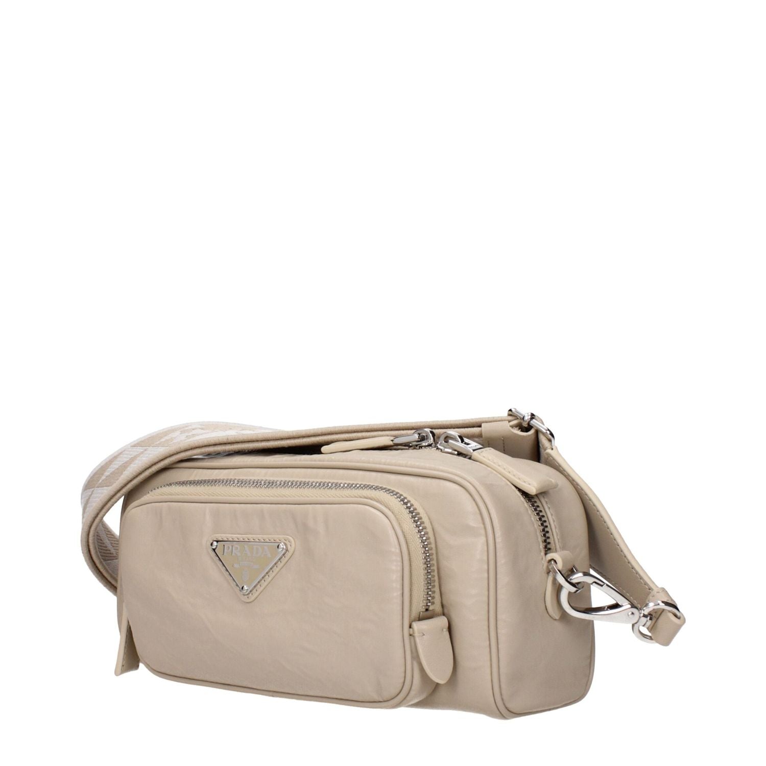 Front view with bag zipped and handles upright.