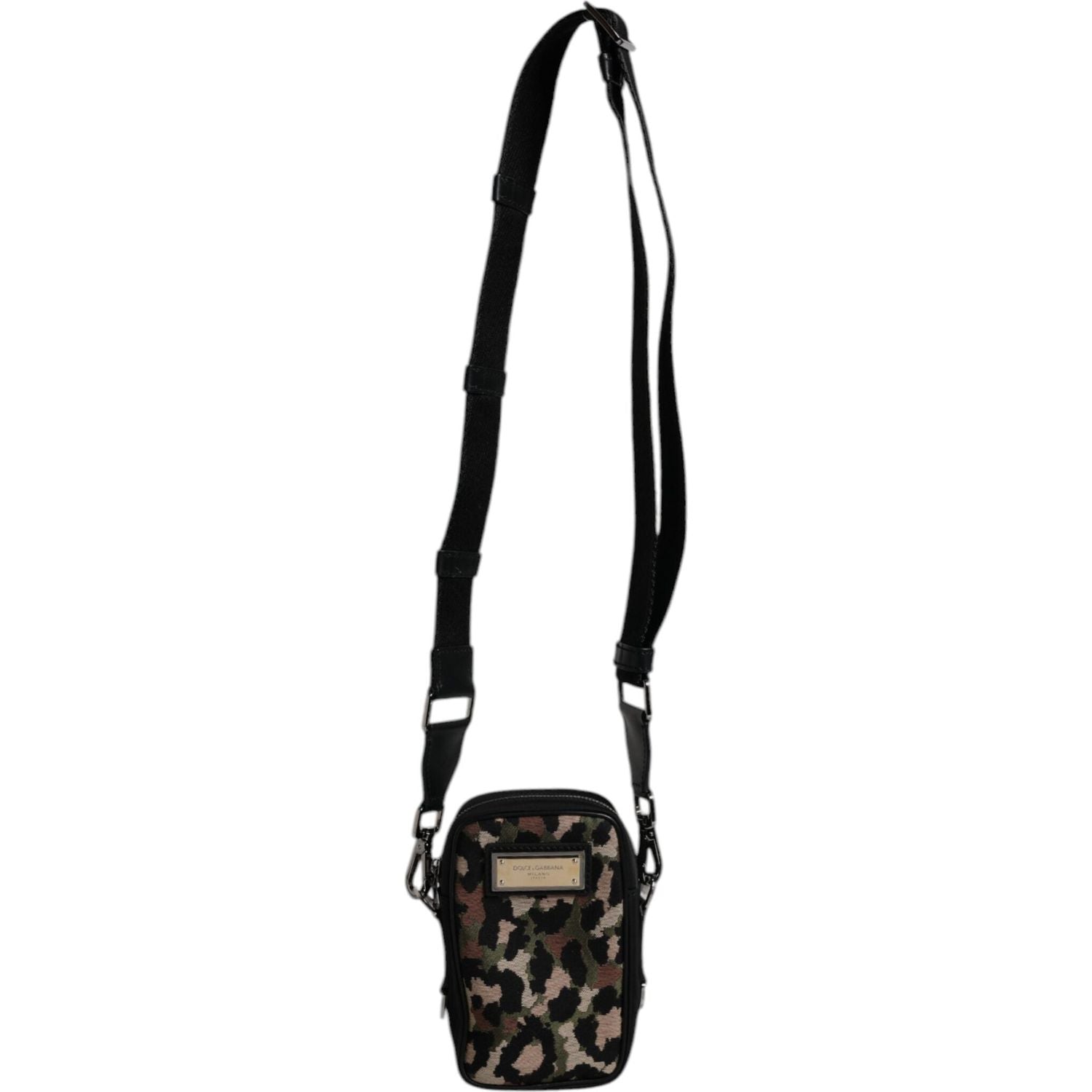 Front view with bag zipped and handles upright.