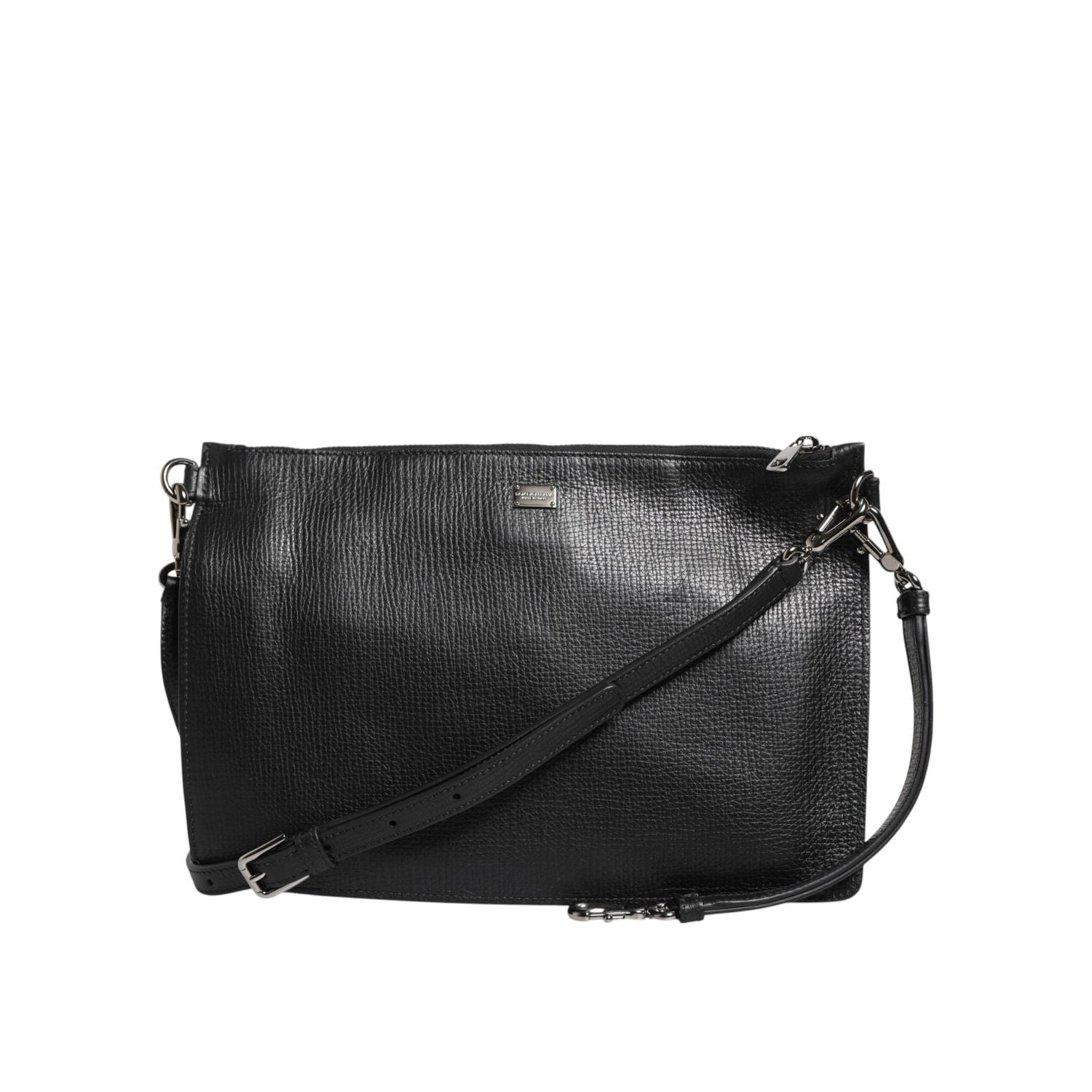Front view with bag zipped and handles upright.